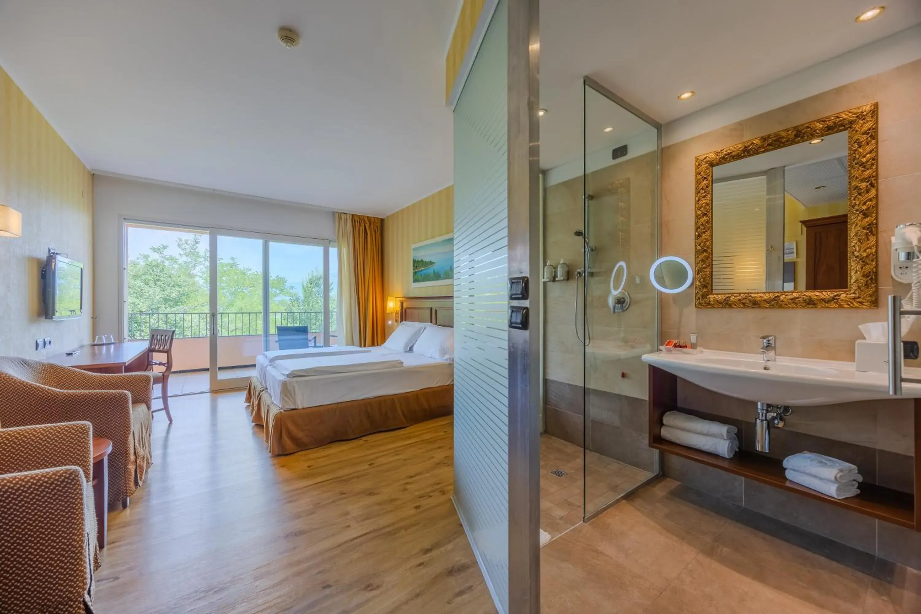 Classic Double Room - single occupancy in Hotel Boffenigo - The Golden Hour Classic Double Room - single occupancy in Hotel Boffenigo - The Golden Hour