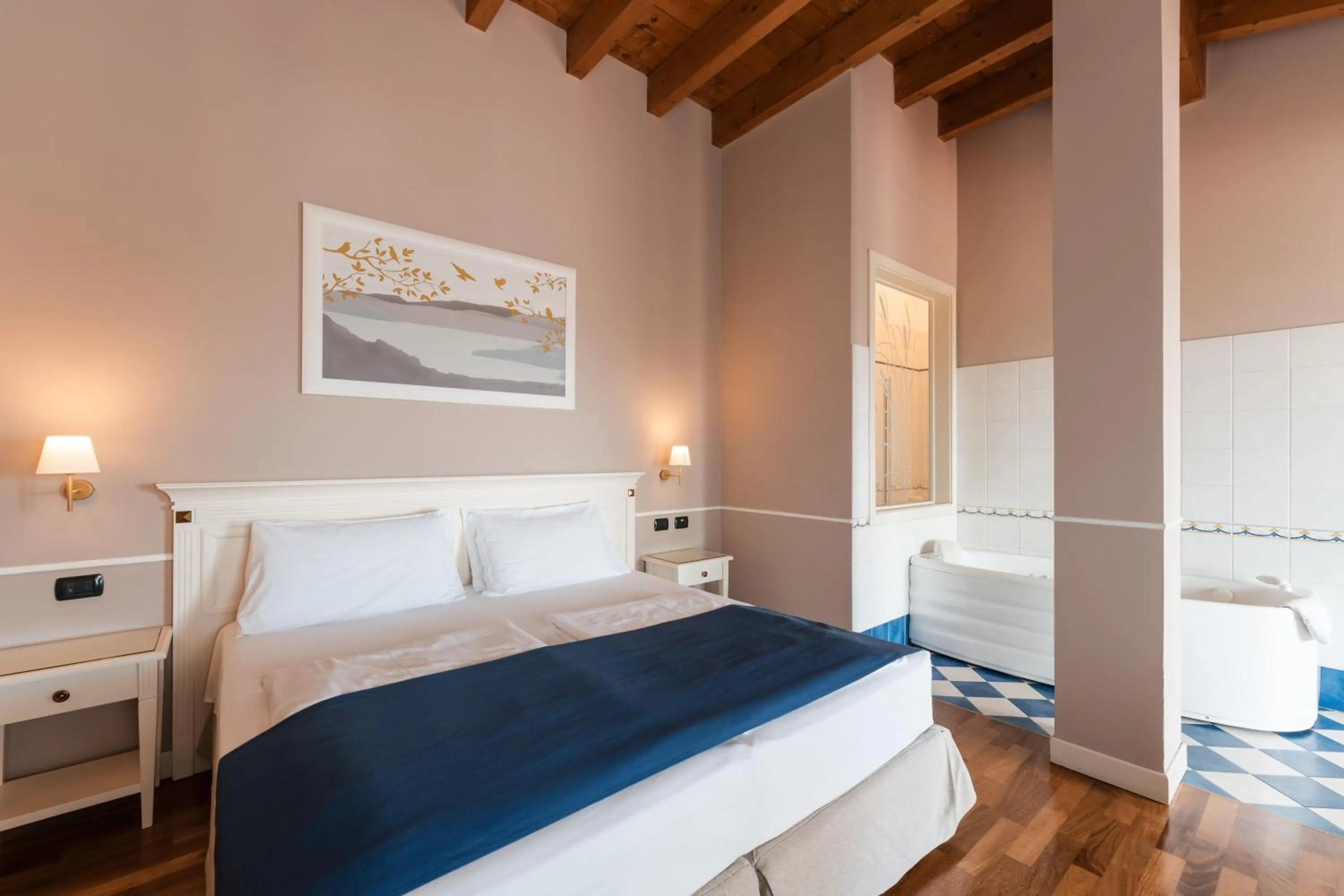 Bed in Hotel Boffenigo - The Golden Hour