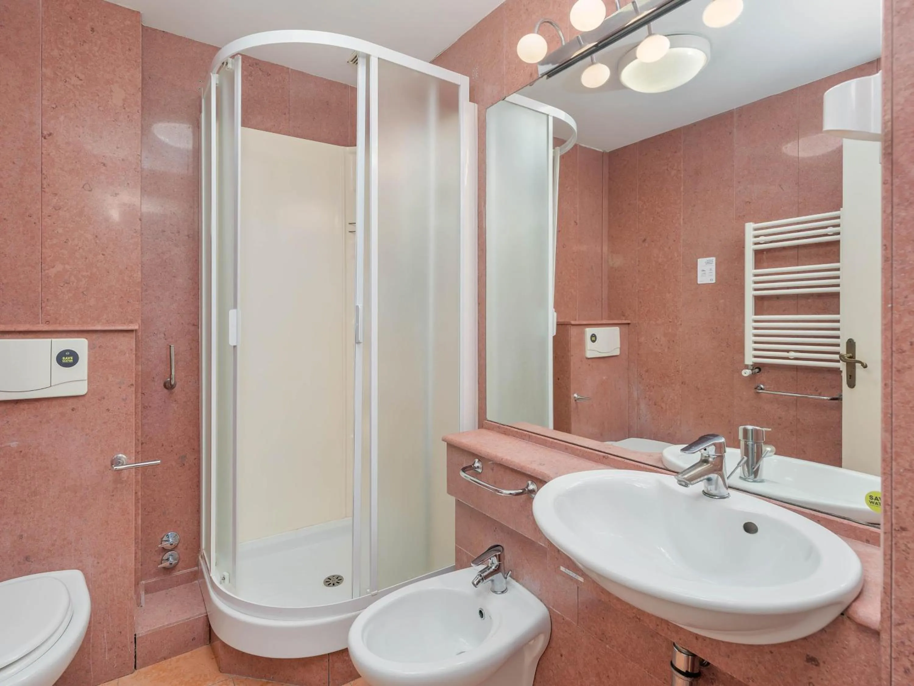 Bathroom in B&B HOTEL Riviera Celle Ligure