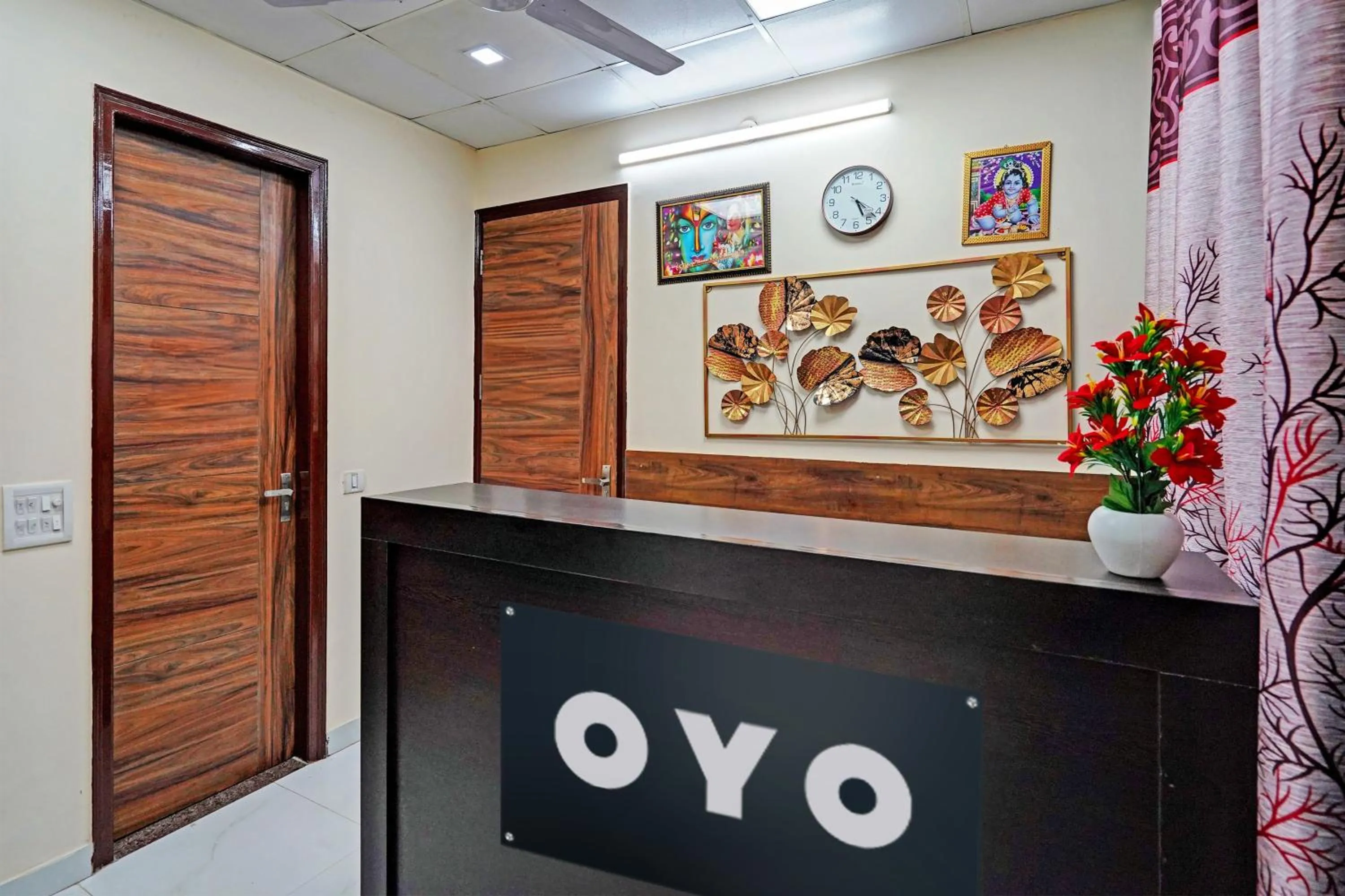 Lobby or reception in Royal Hotel