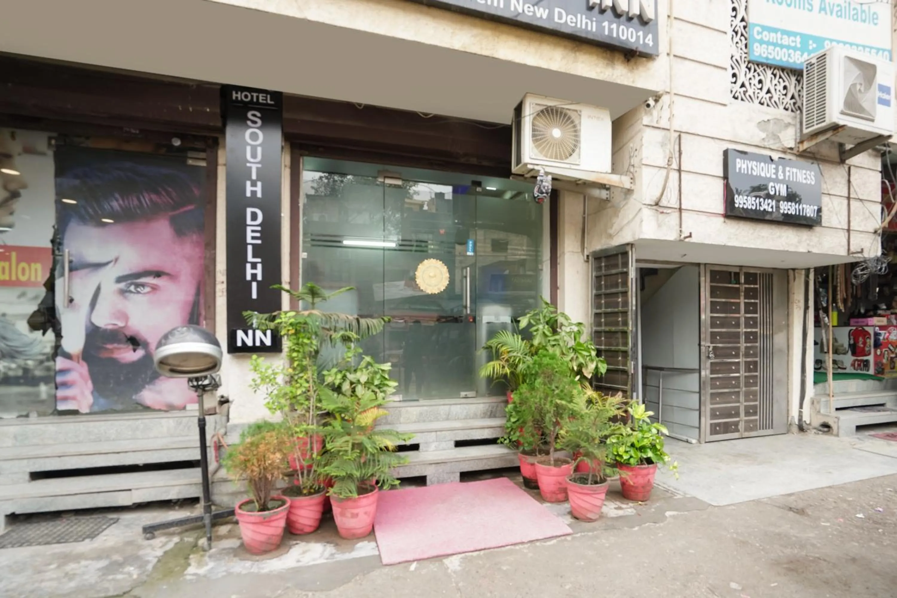 Hotel South Delhi Inn Just 10 Minute Away Form Nizamuddin Railway Station