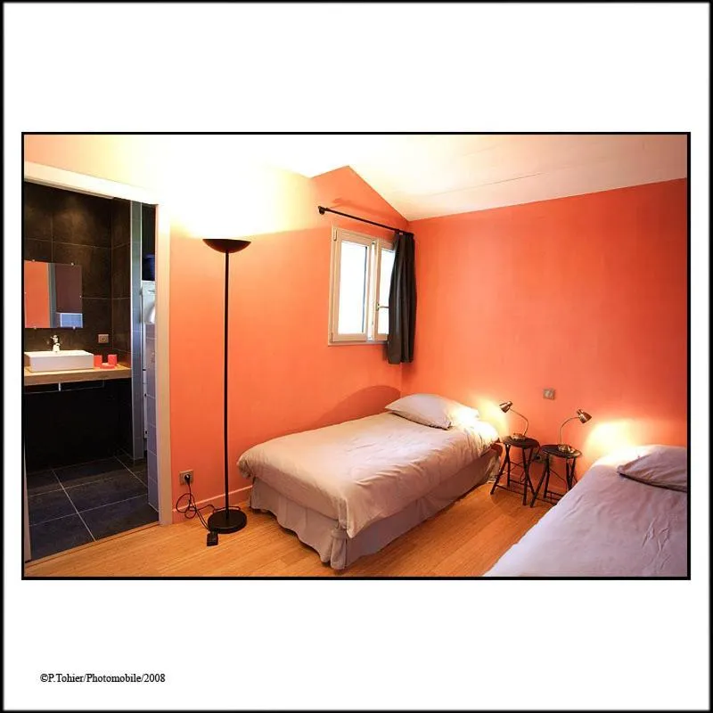 Photo of the whole room, Bed in Narbaitz Vacances