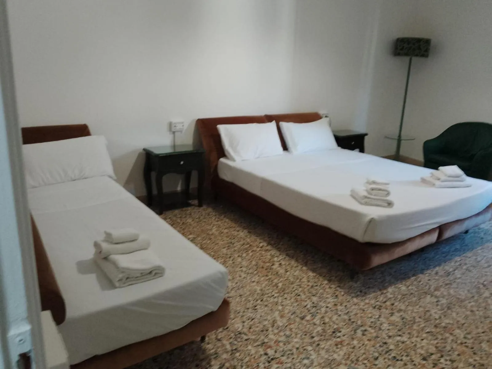 Bed in Hotel Montreal