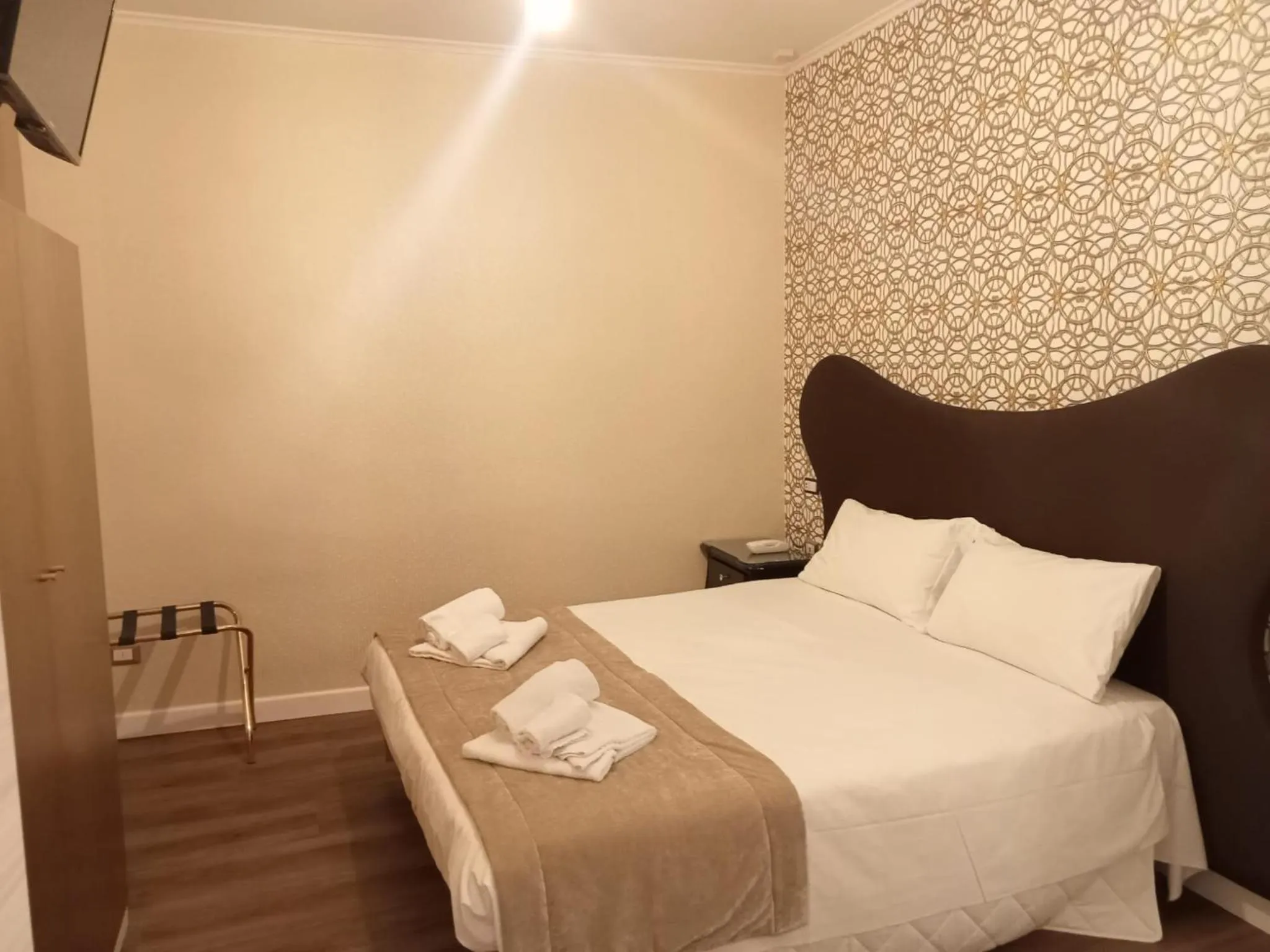 Bed in Hotel Montreal