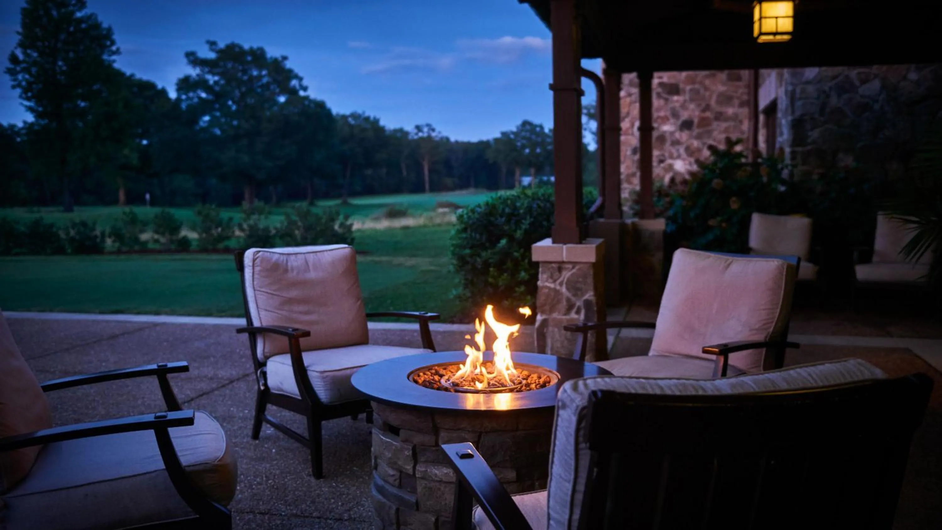 Patio in The Sewanee Inn