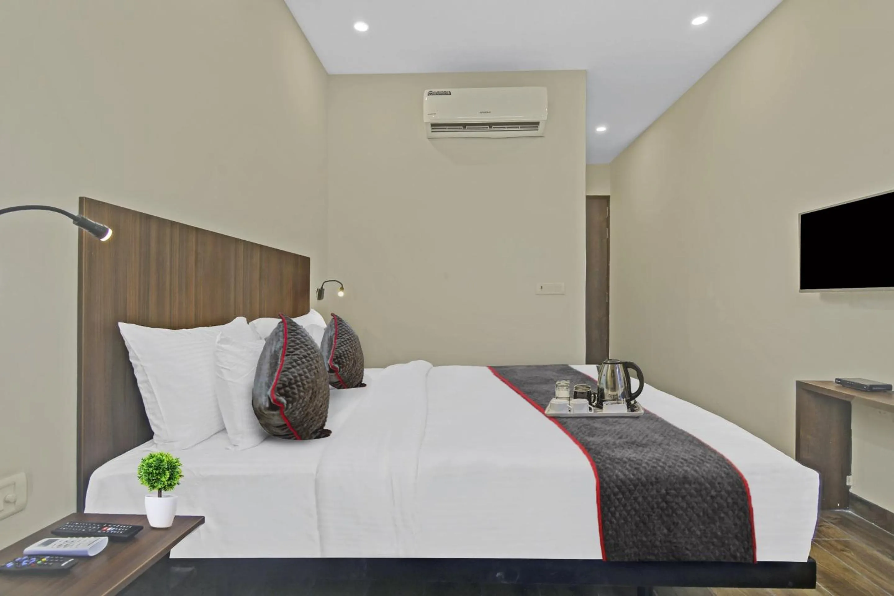 Lobby or reception, Bed in Townhouse Golden Frame