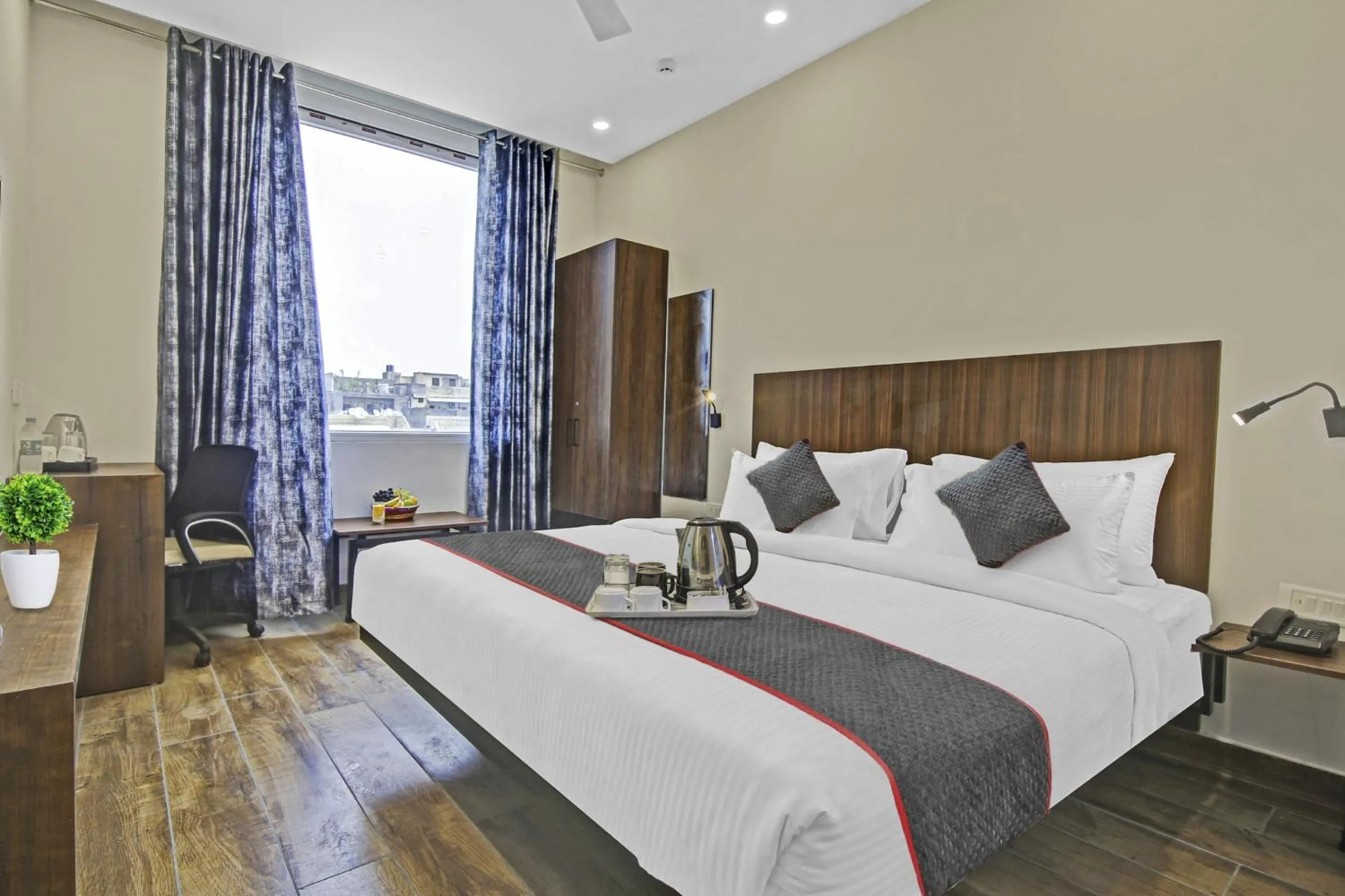 Bedroom, Bed in Townhouse Golden Frame