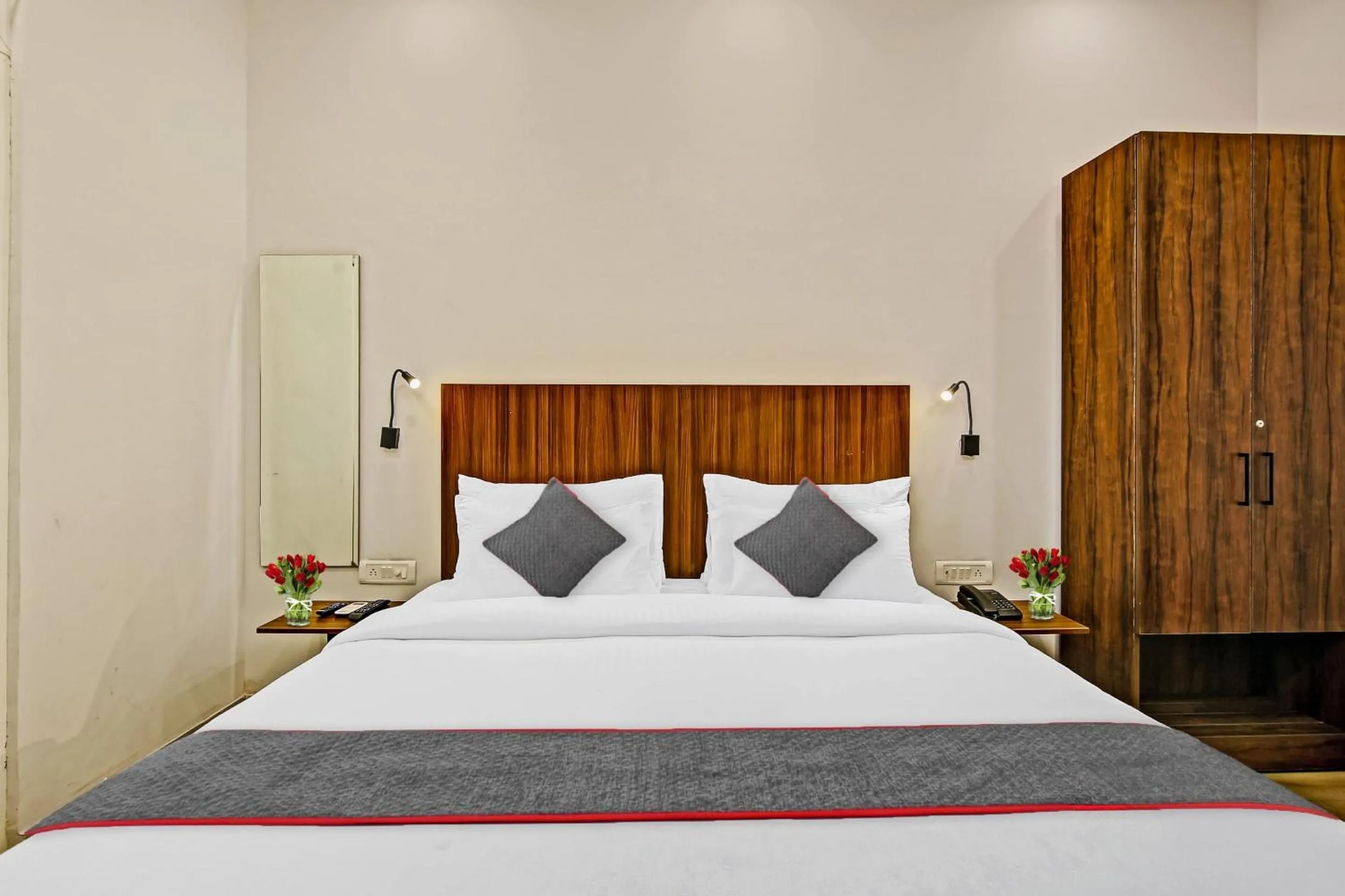 Bedroom, Bed in Townhouse Golden Frame