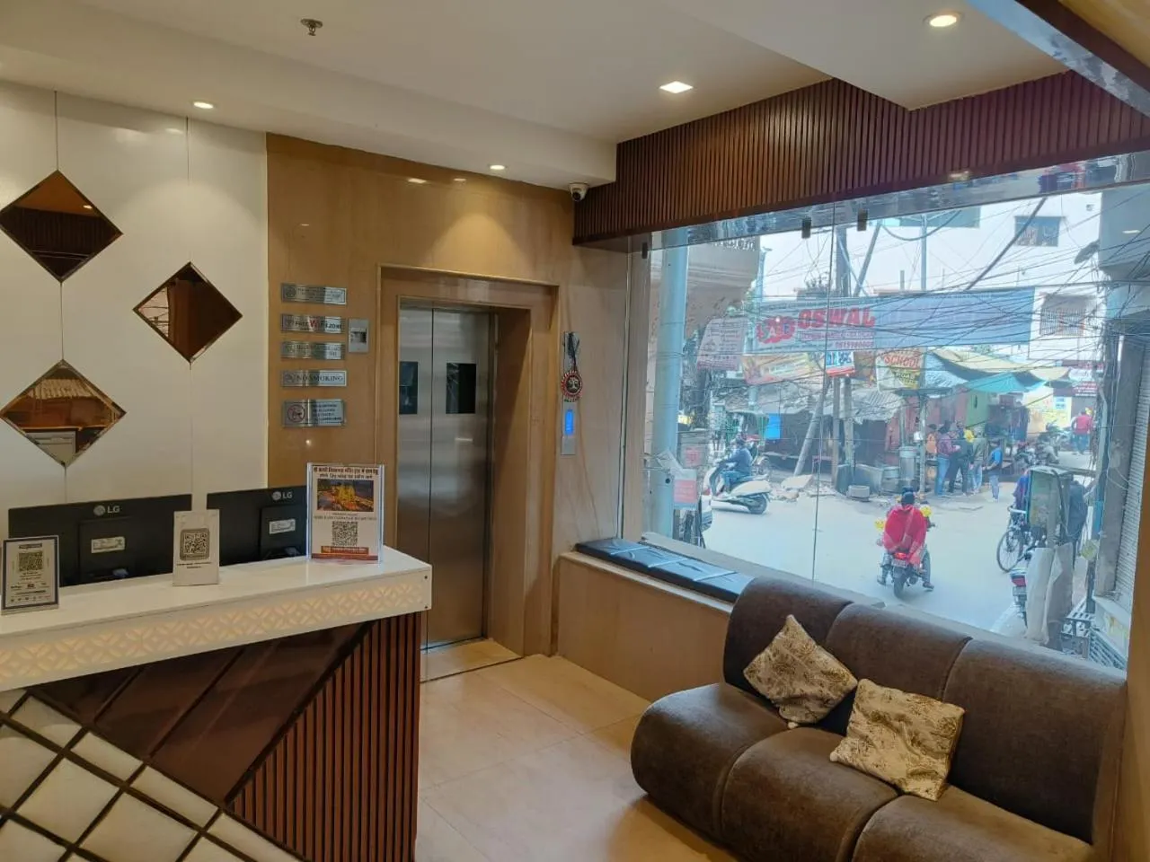 Property building in Hotel Sri Balaji