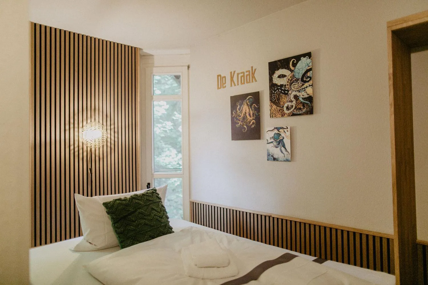 Bed in Peak Hotel & Event