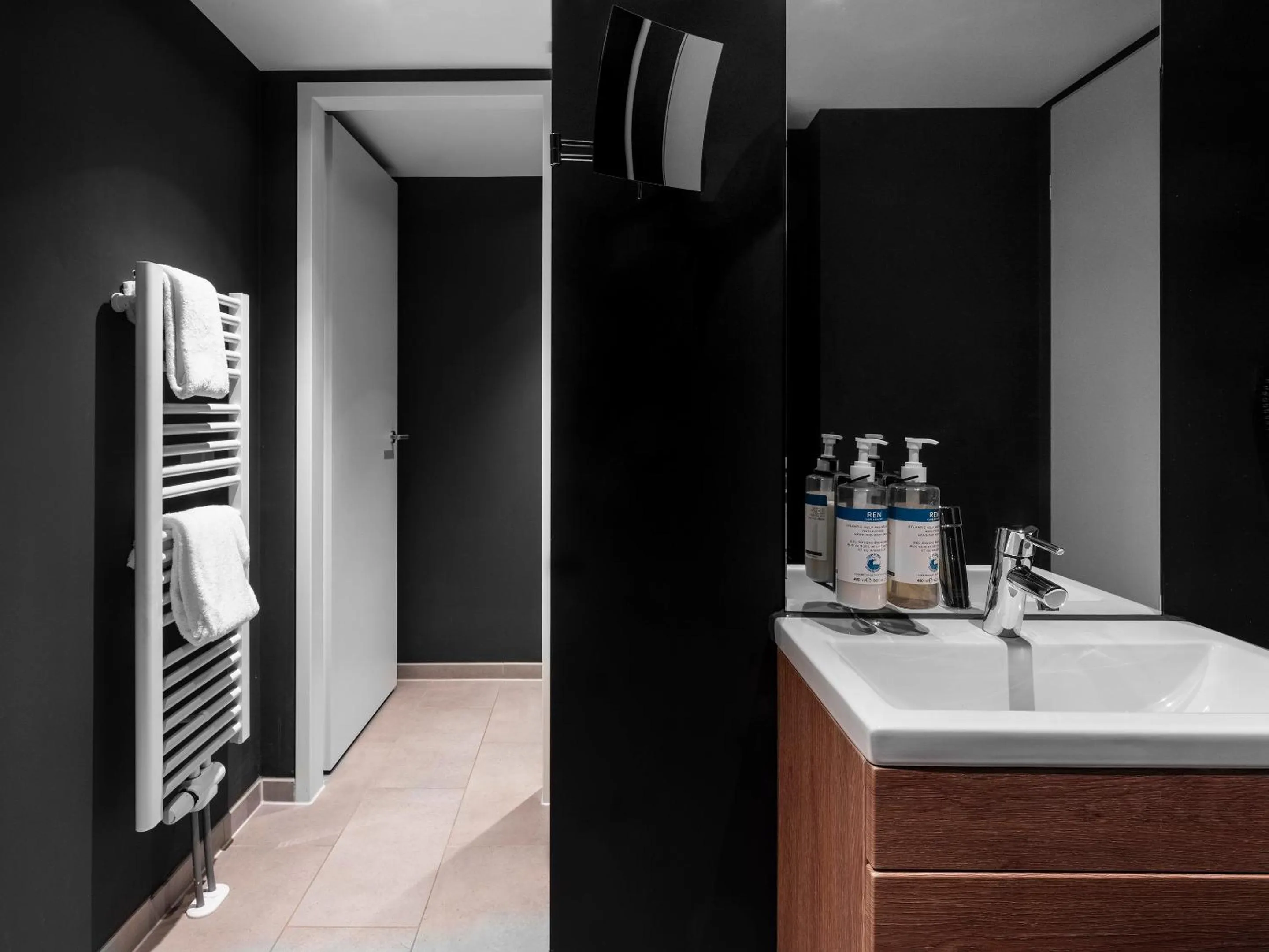 Bathroom in Numa Frankfurt Bloc