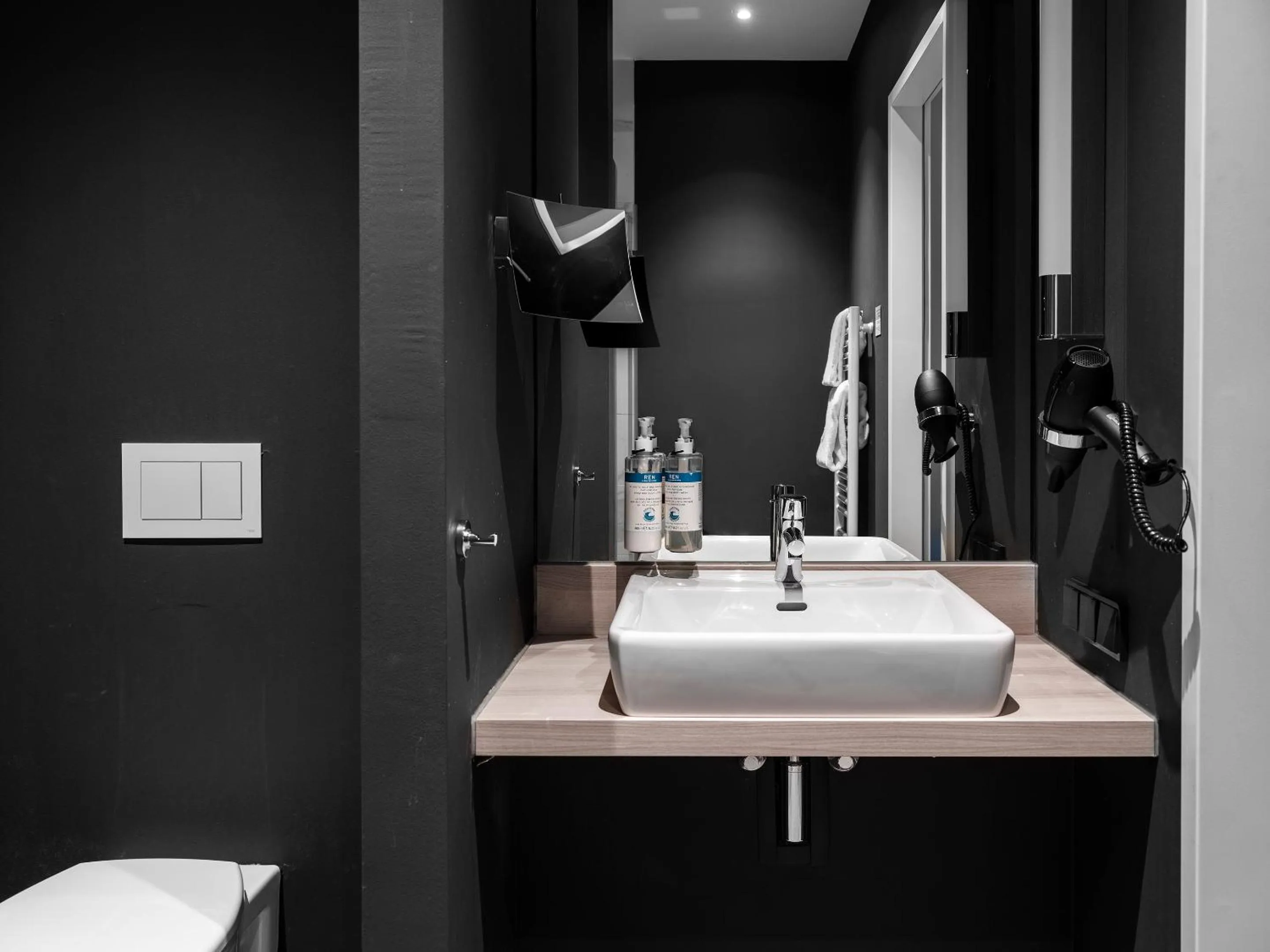 Bathroom in Numa Frankfurt Bloc