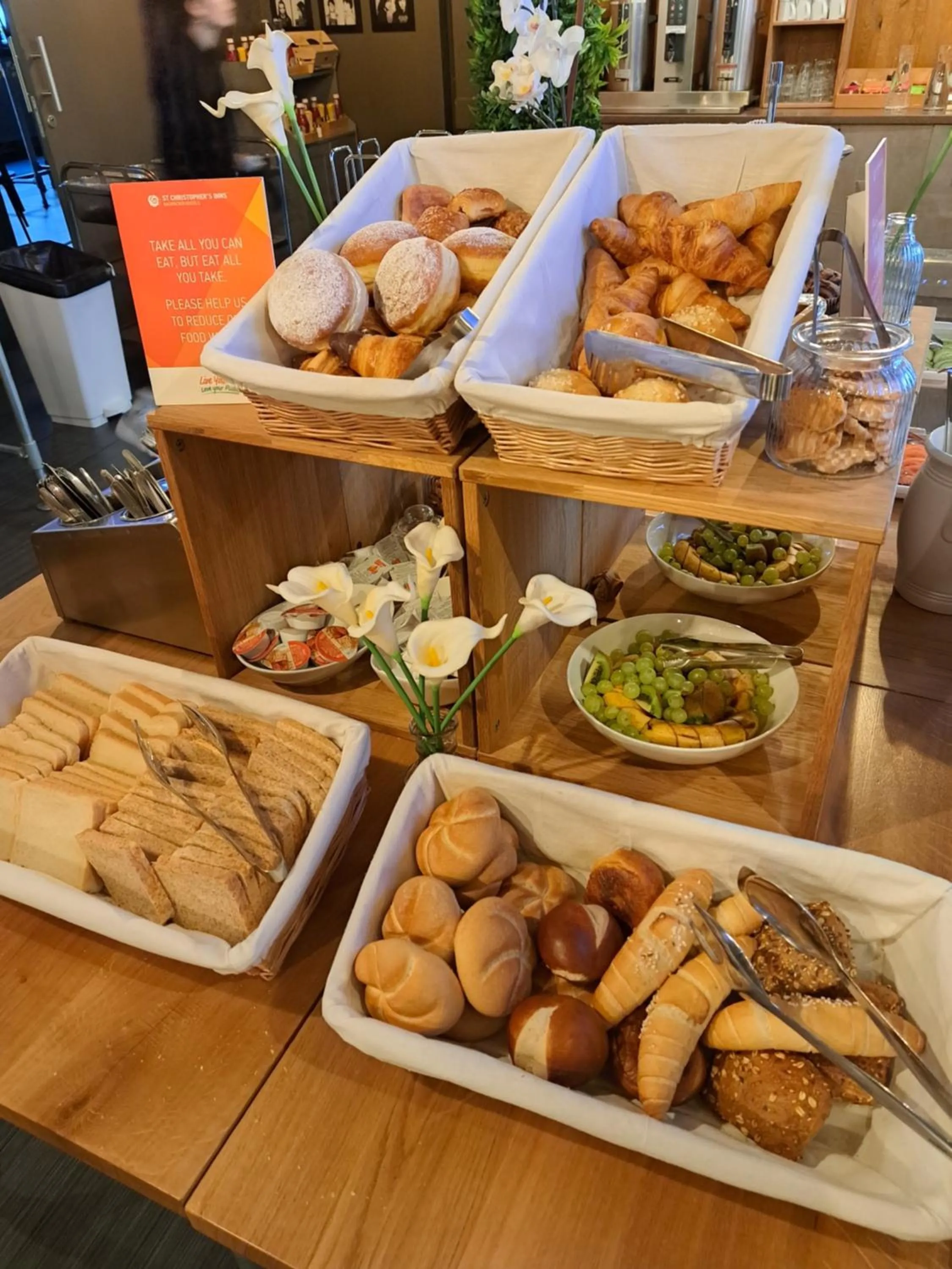 Dining area in St Christopher's Inn Vienna