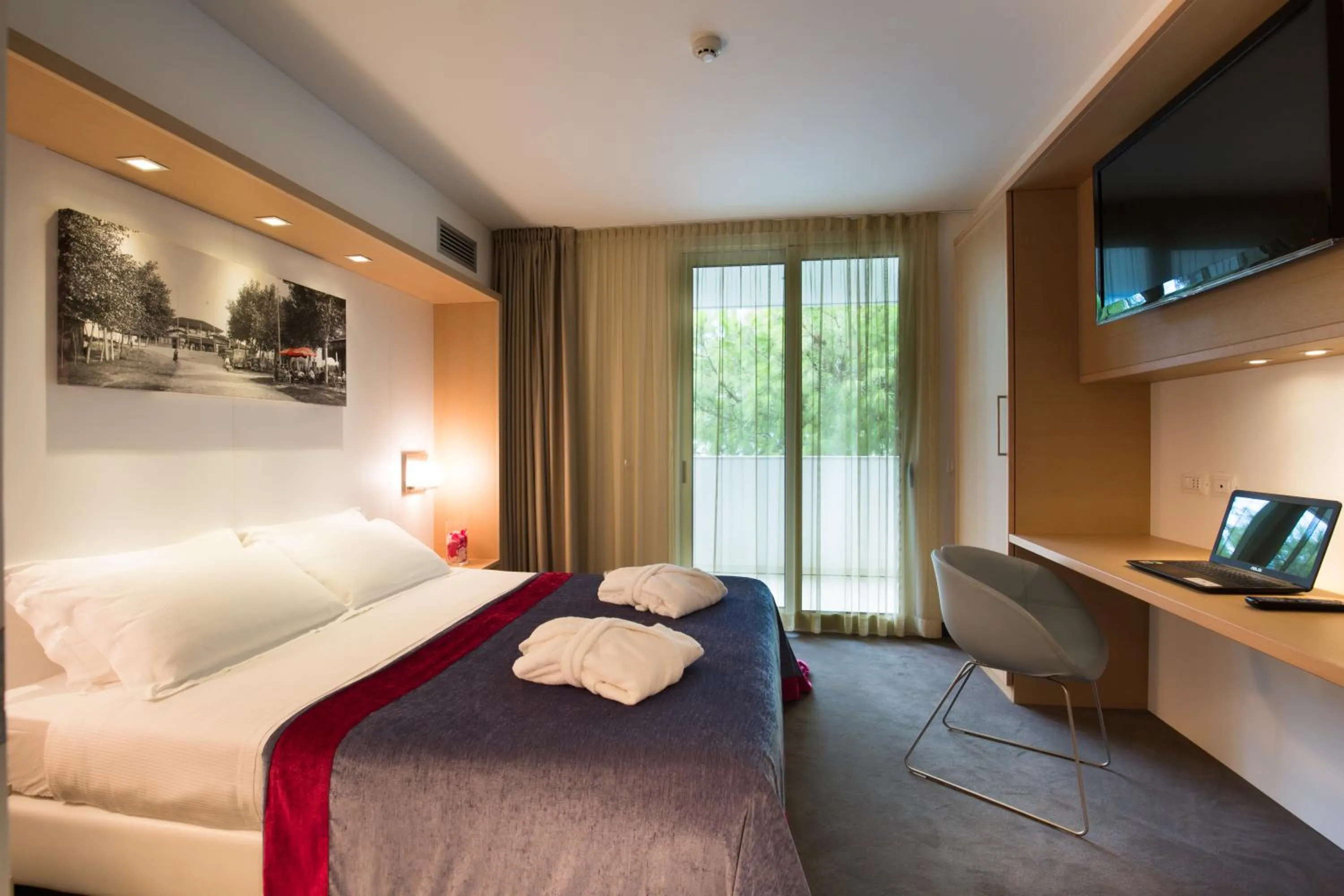 Photo of the whole room, Bed in Hotel Florida