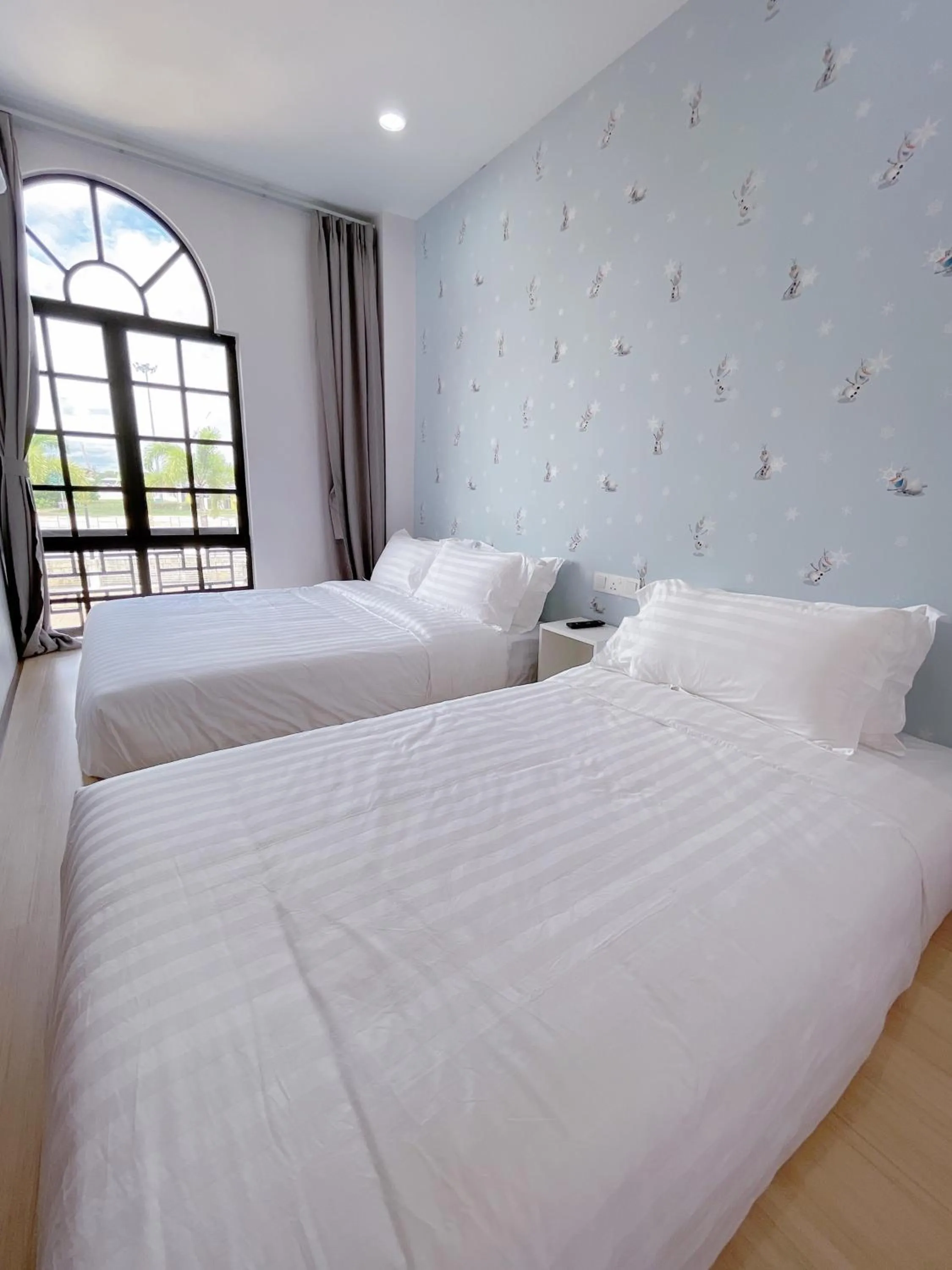 Bedroom, Bed in Hotel Decentraland Kuala Terengganu