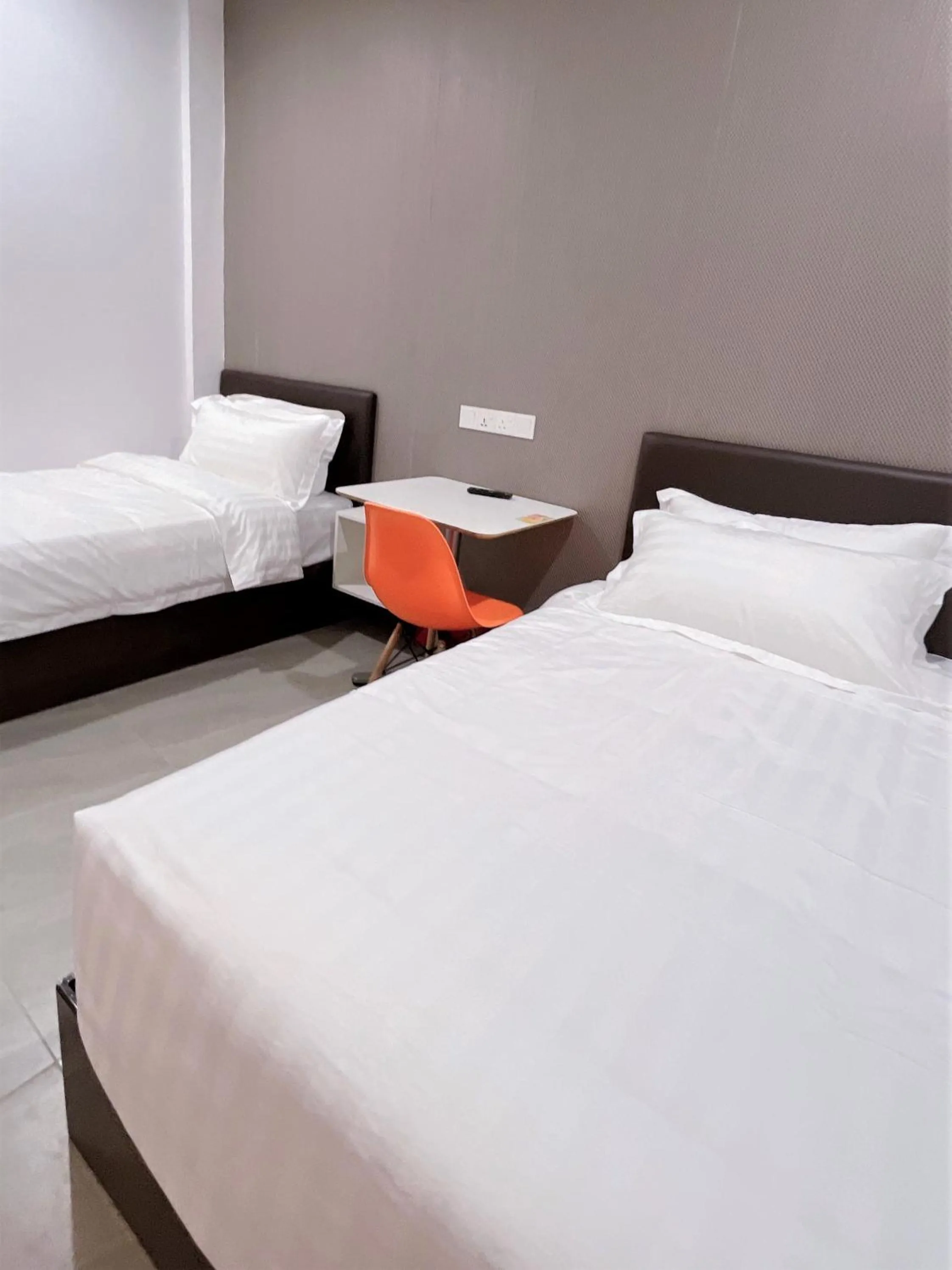 Bedroom, Bed in Hotel Decentraland Kuala Terengganu