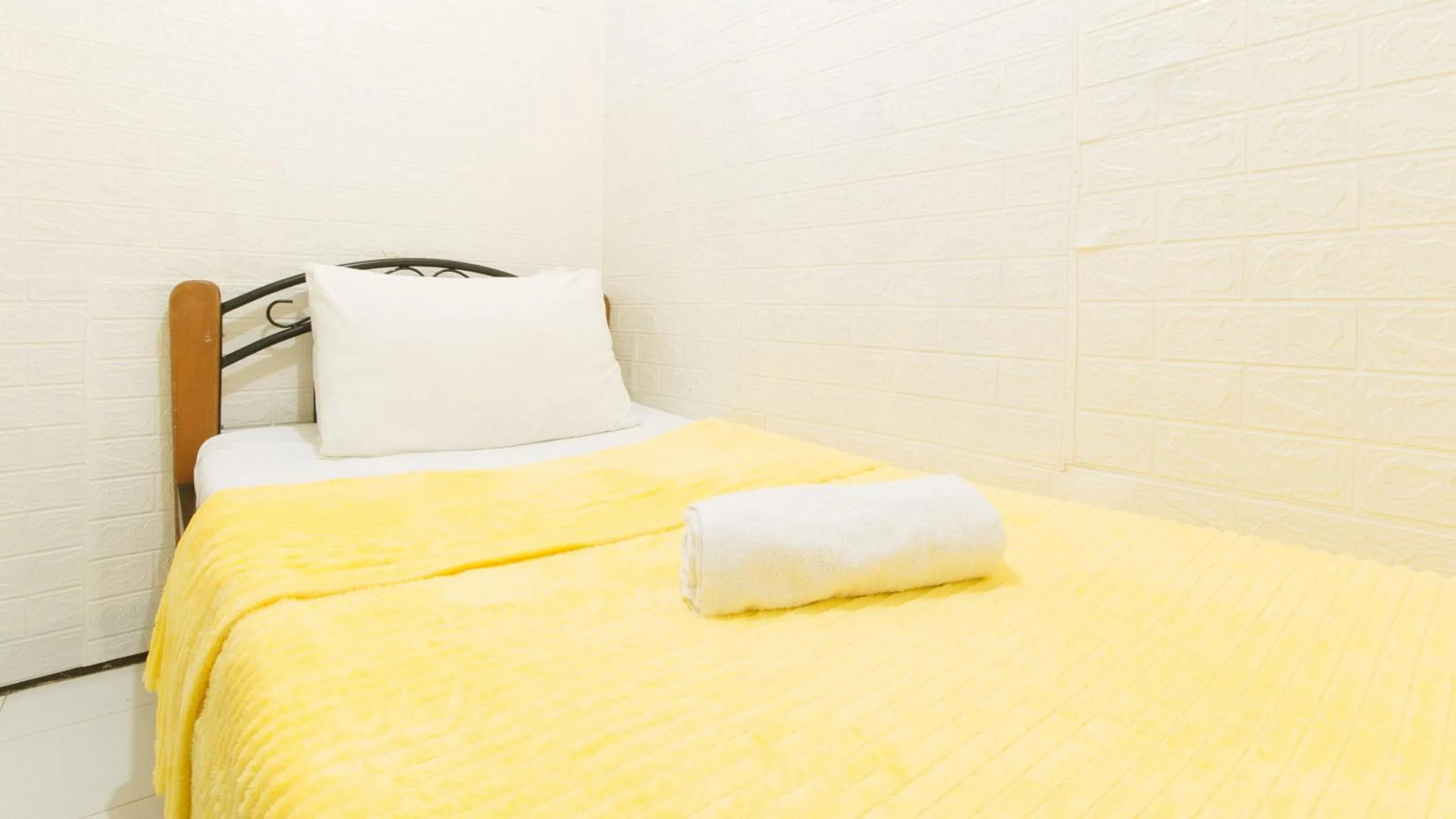 Bed in Jb's Transient House