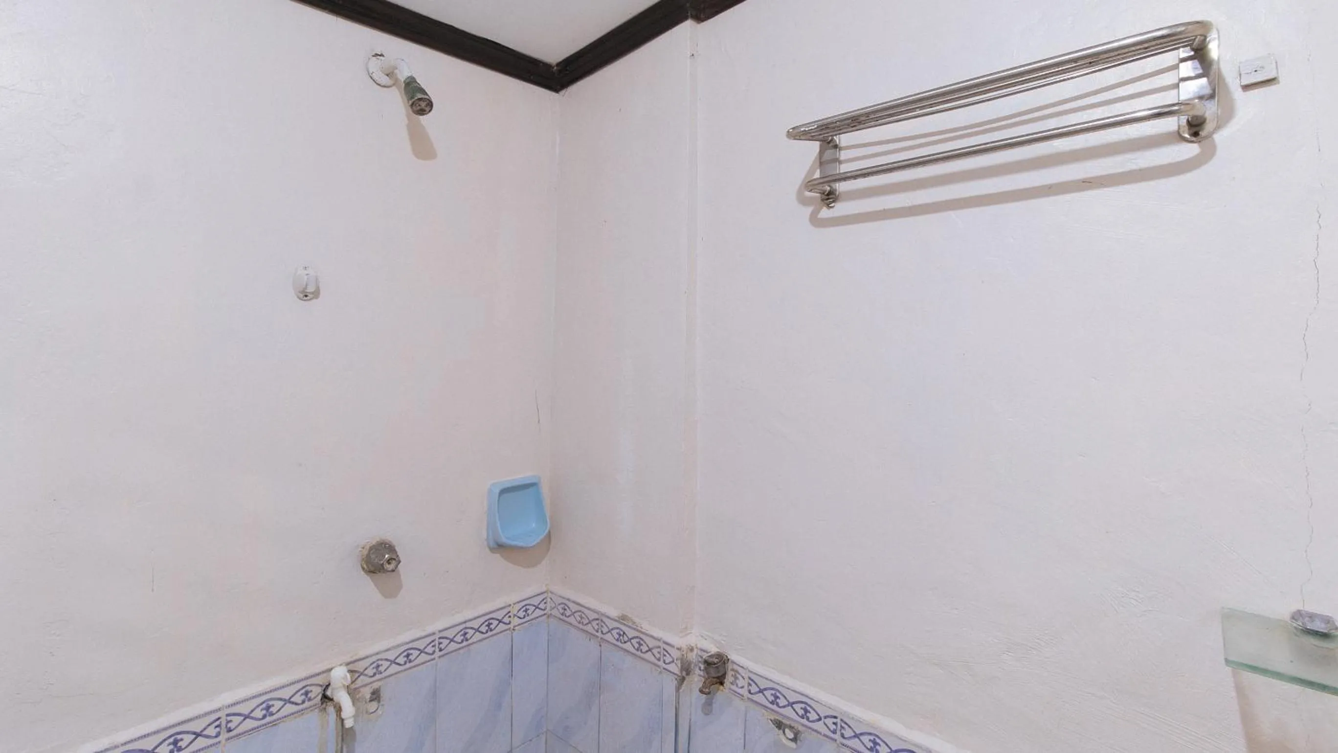 Shower in Jb's Transient House