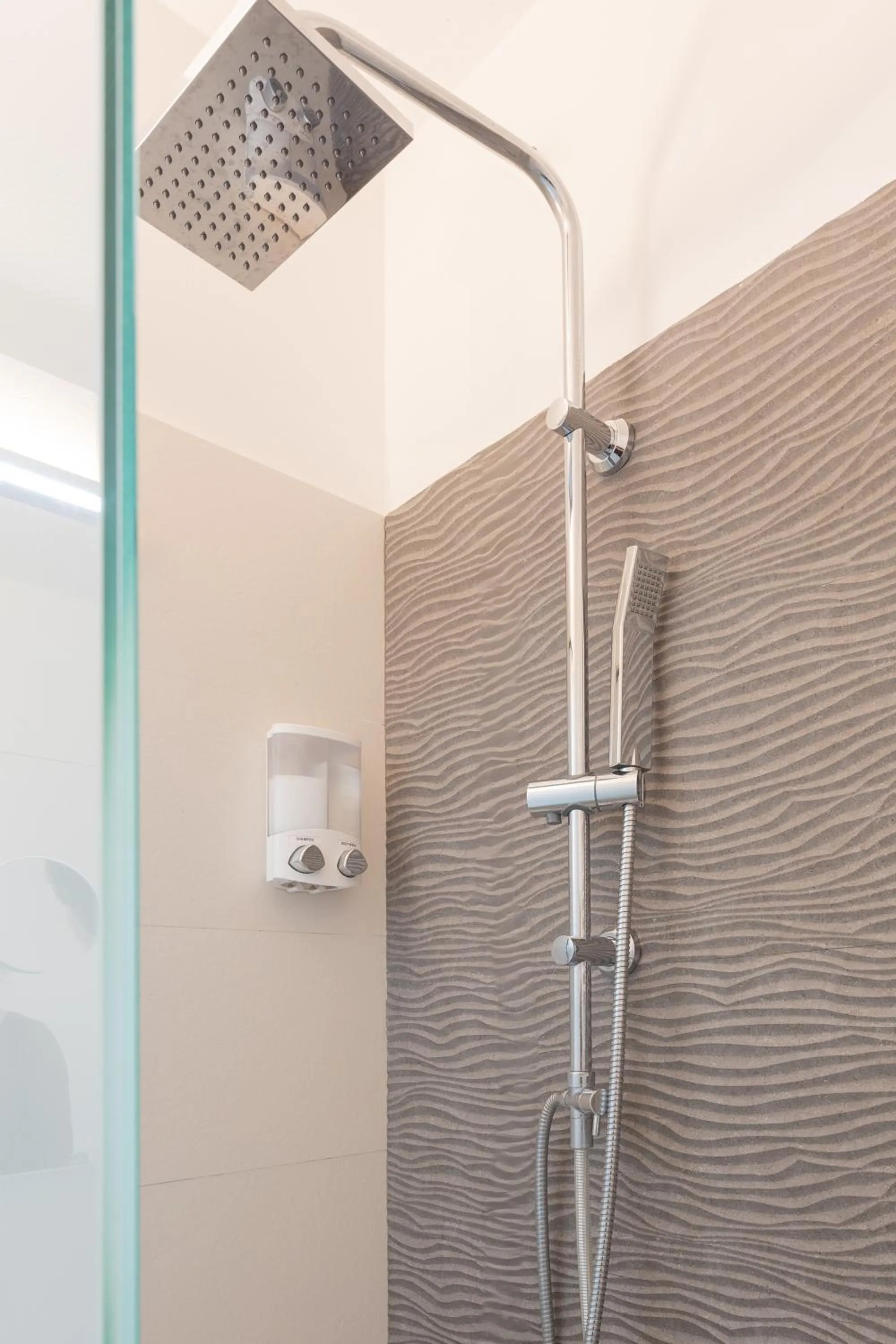 Shower in Ambassador Suite Hotel