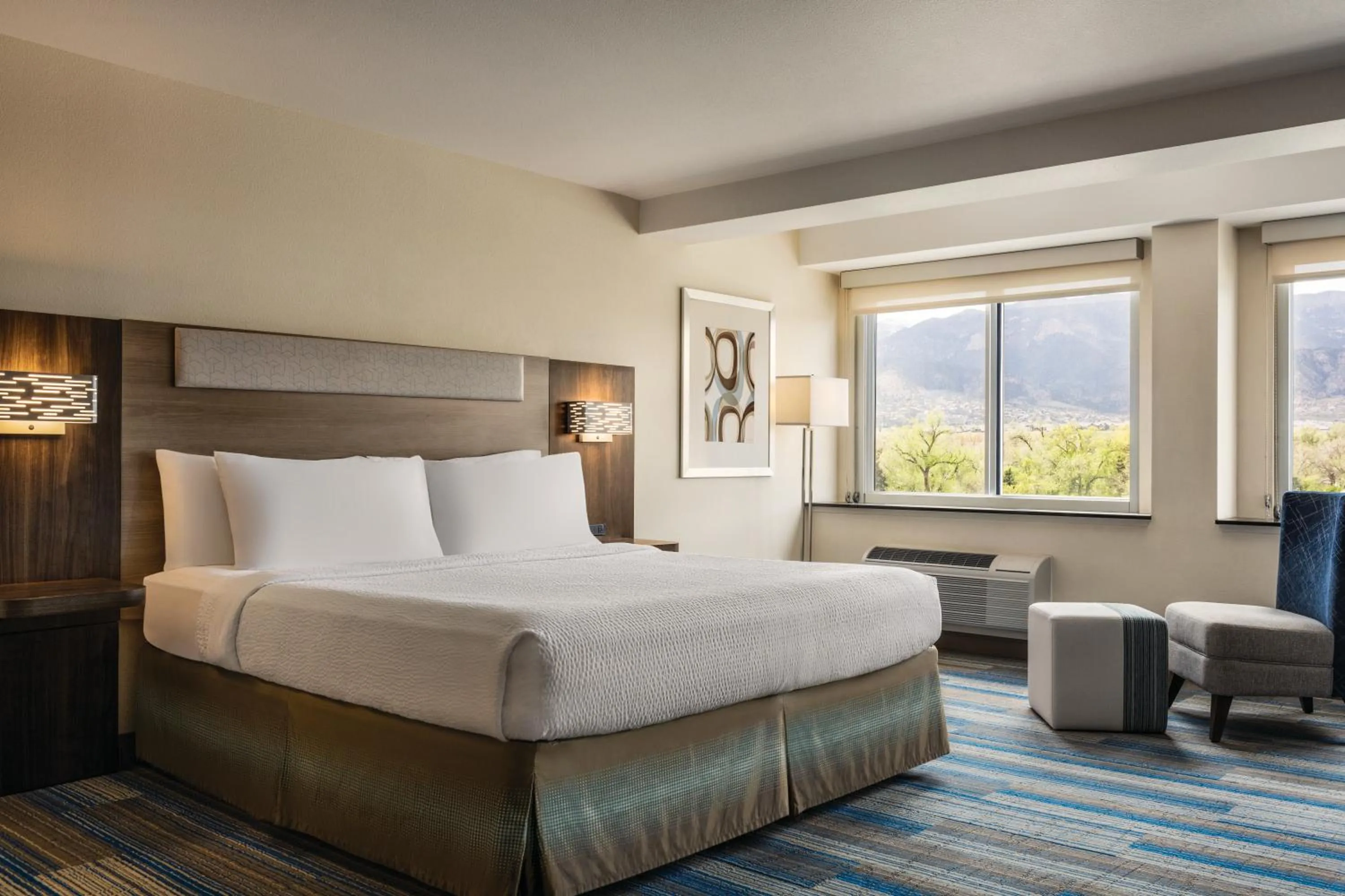 Bed in Holiday Inn Express & Suites Colorado Springs Central by IHG