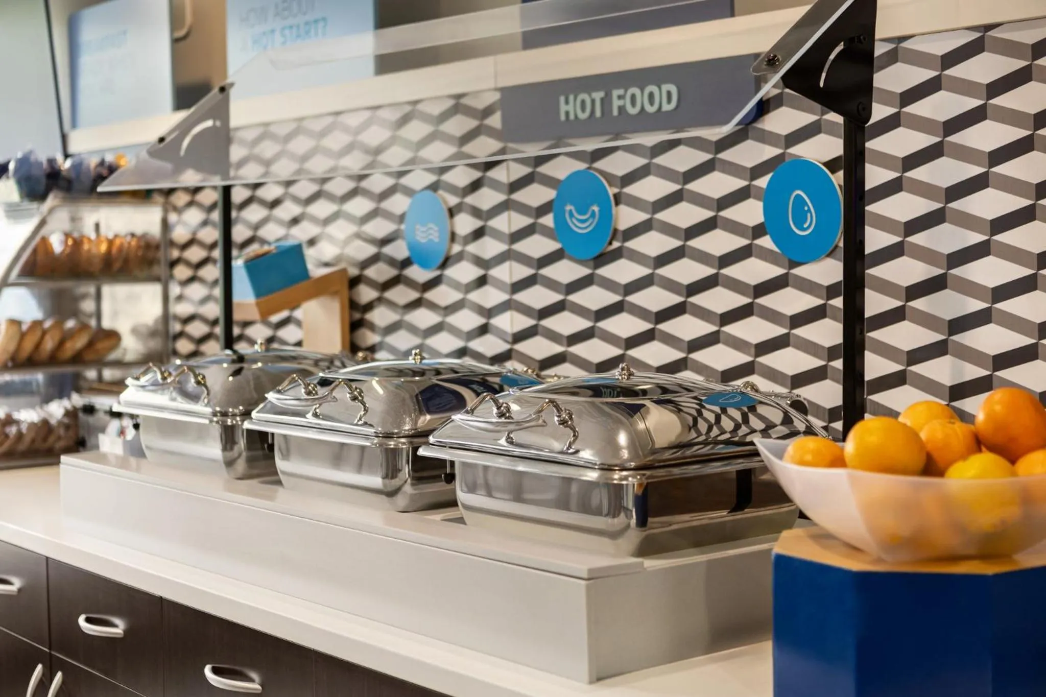 Breakfast in Holiday Inn Express & Suites Colorado Springs Central by IHG