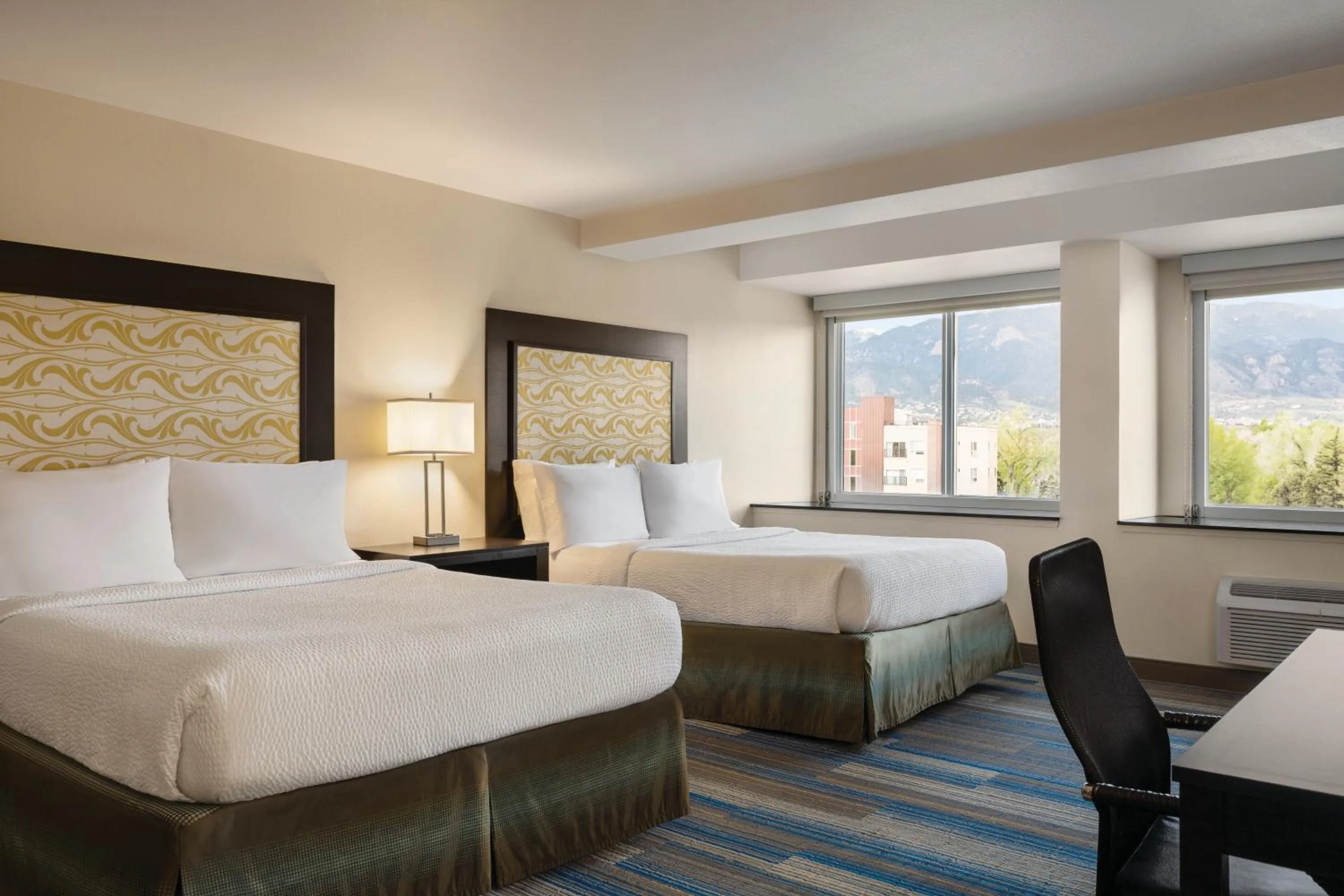 Bed in Holiday Inn Express & Suites Colorado Springs Central by IHG