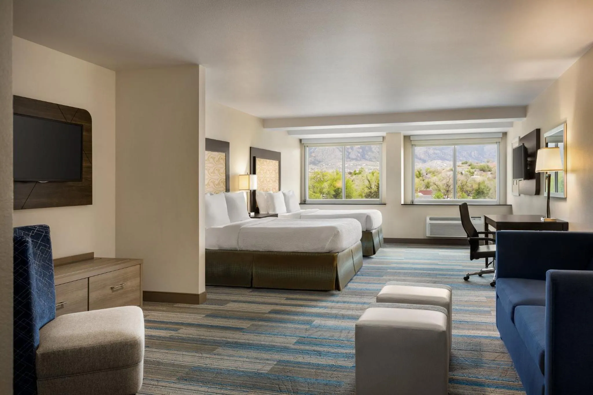 Photo of the whole room, Bed in Holiday Inn Express & Suites Colorado Springs Central by IHG