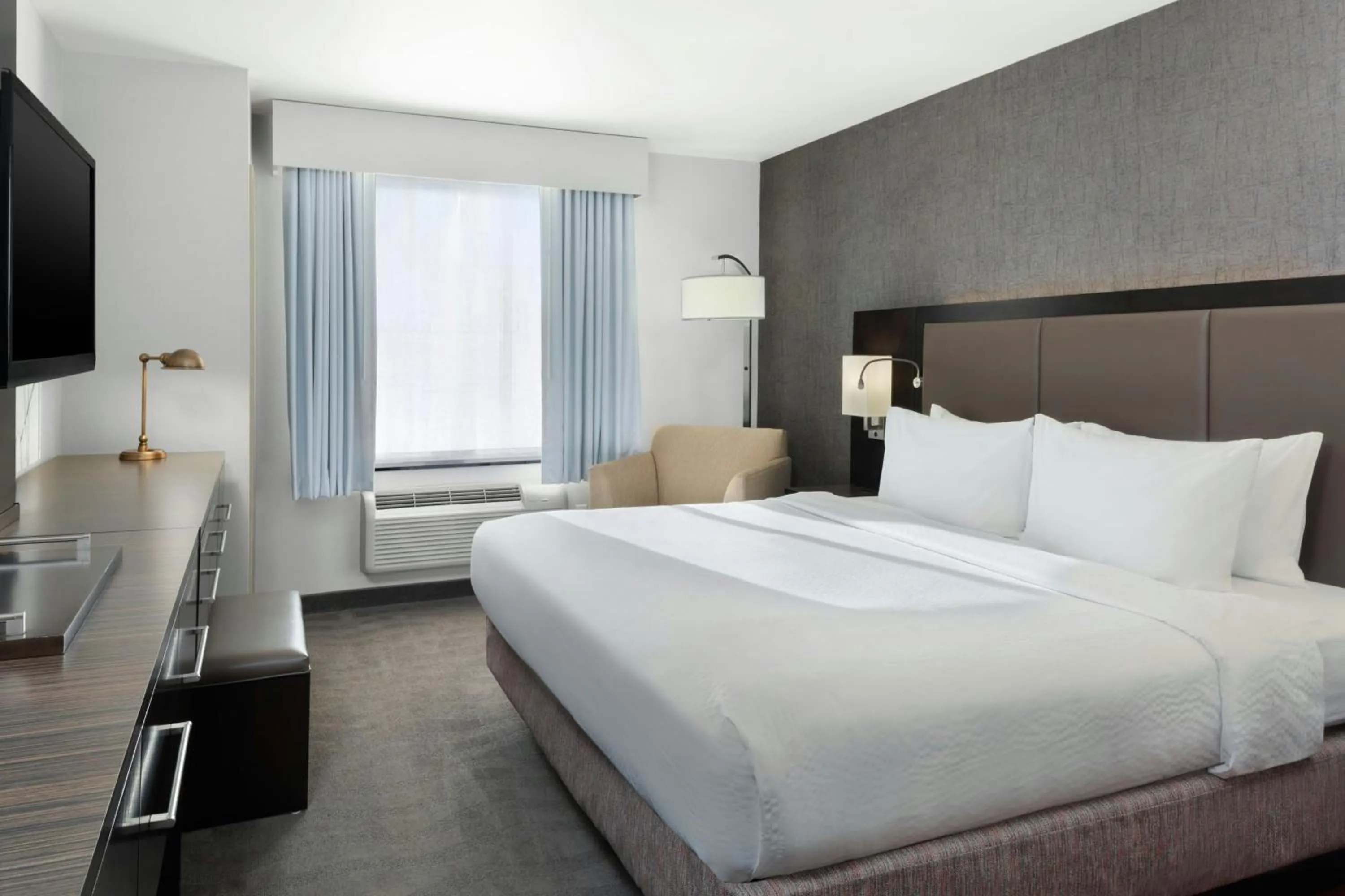 Bedroom, Bed in Fairfield Inn & Suites by Marriott New York Staten Island