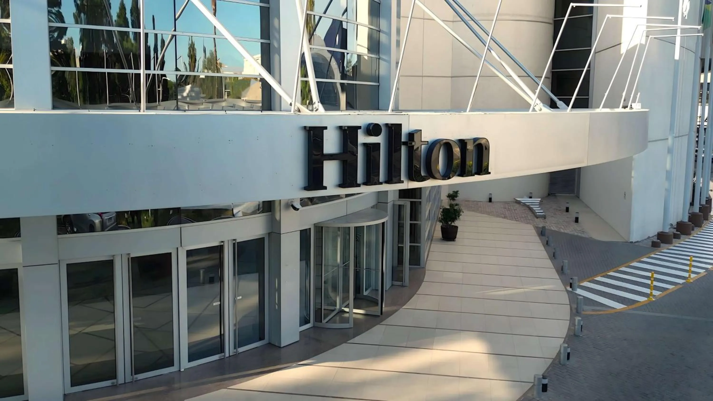 Property building in Hilton Mendoza