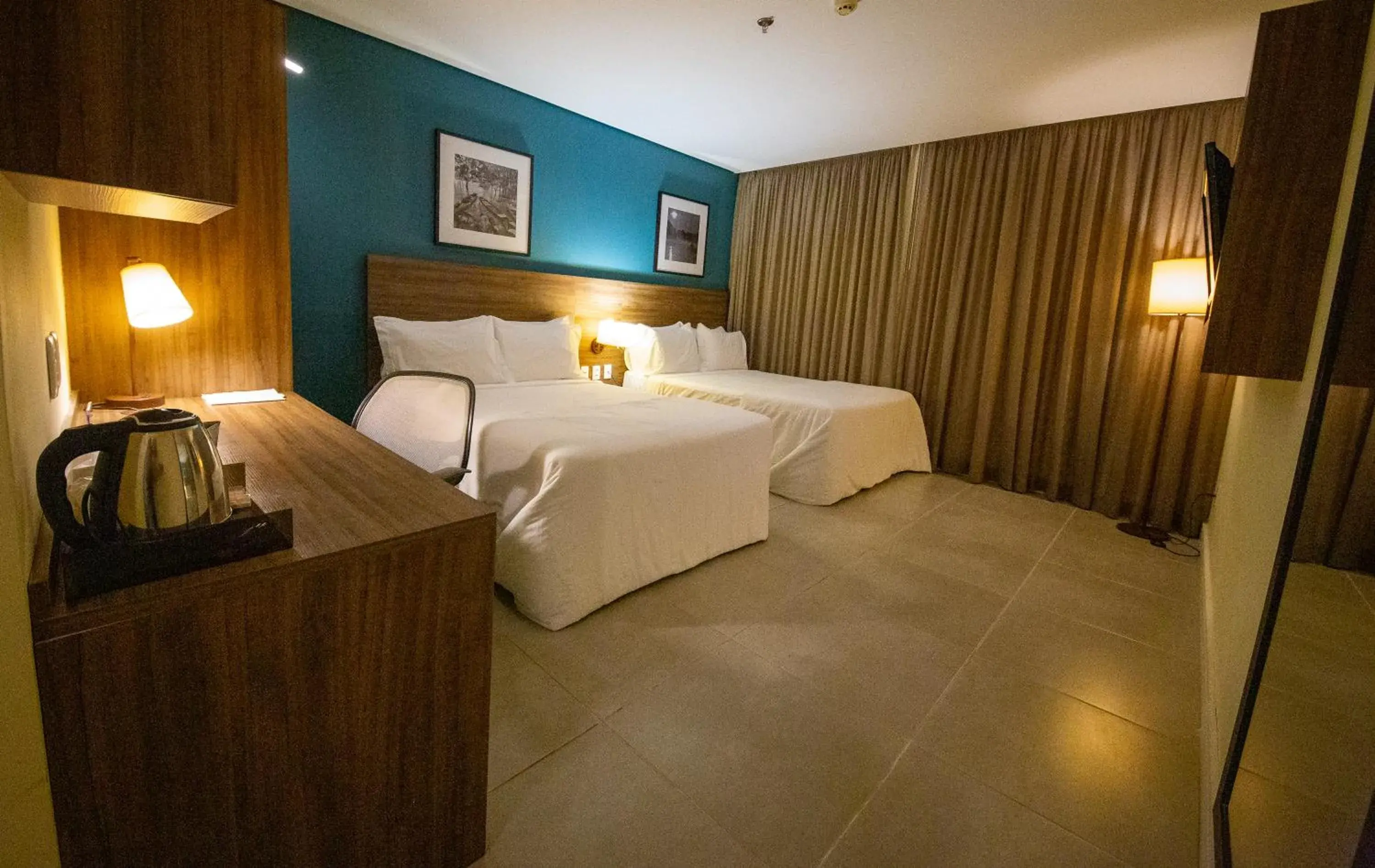 Double Room with Two Double Beds in Diff Hotel Double Room with Two Double Beds in Diff Hotel