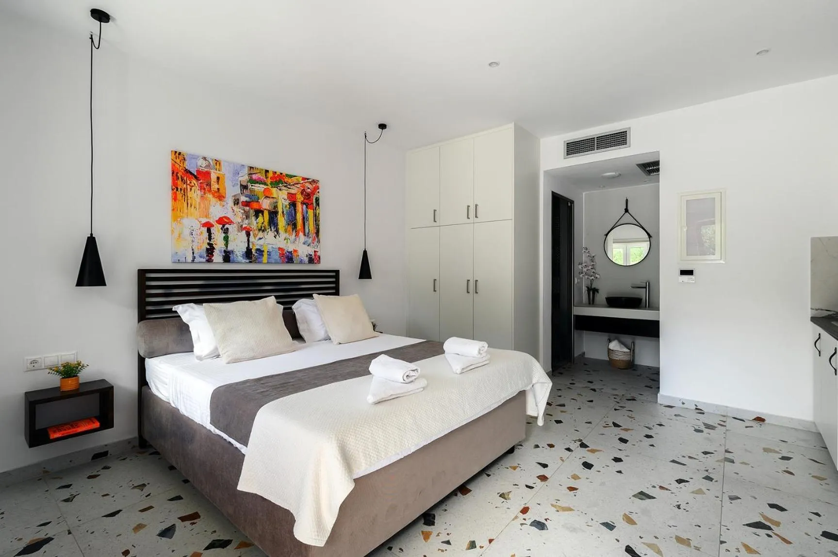 Photo of the whole room, Bed in Blue Sky House