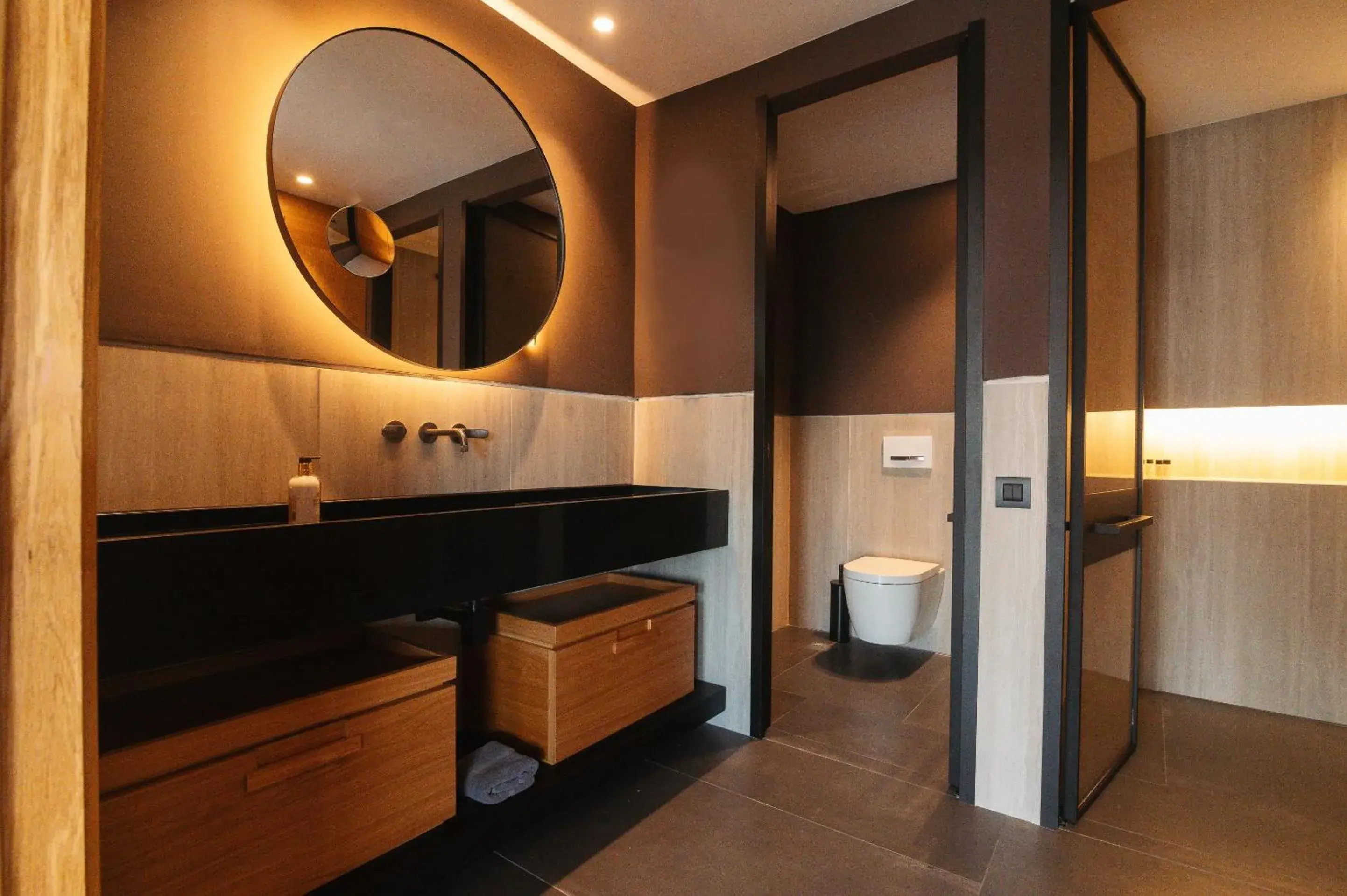 King Suite in Athens Tower King Suite in Athens Tower