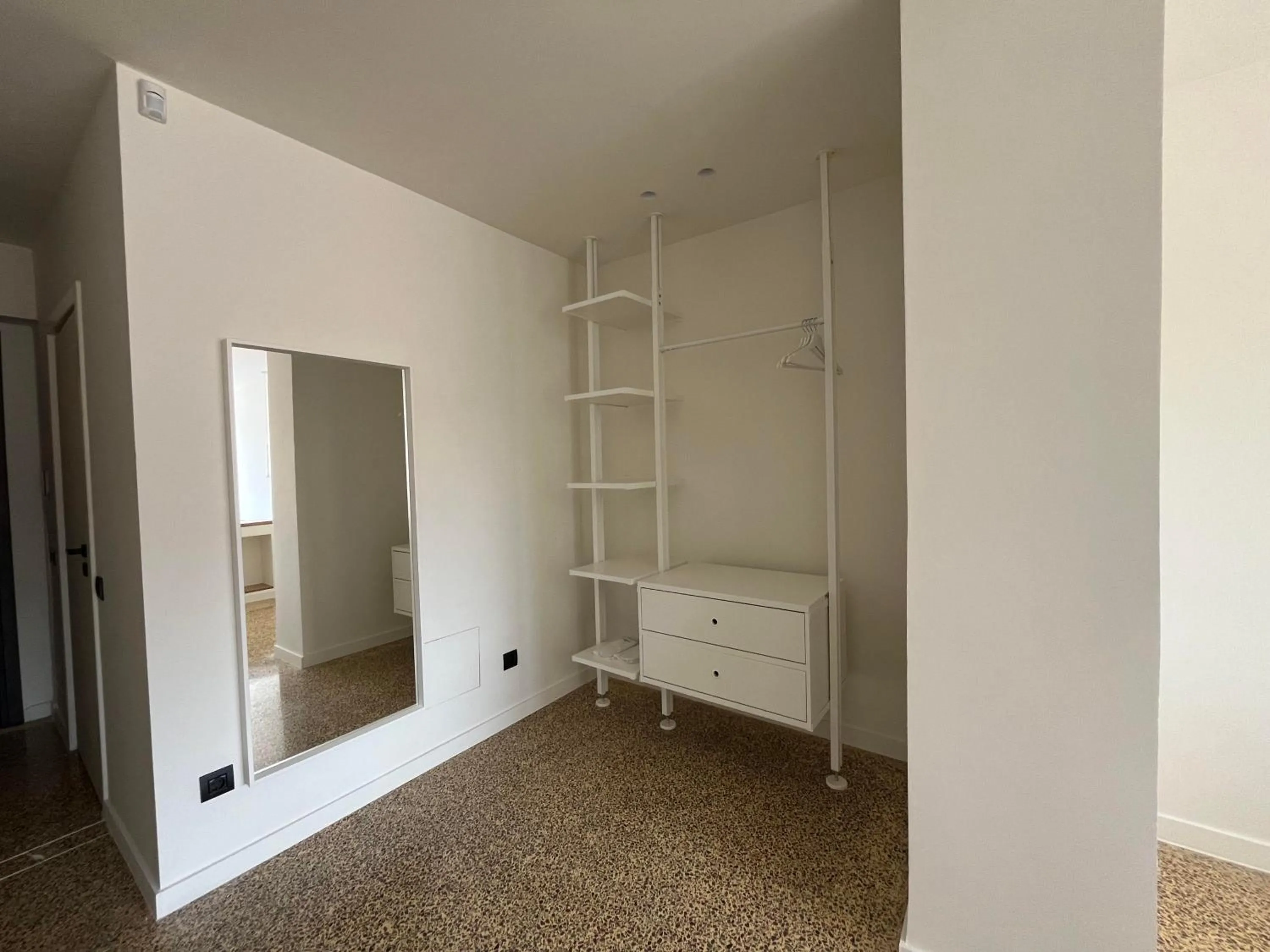 Decorative detail in Athens Tower