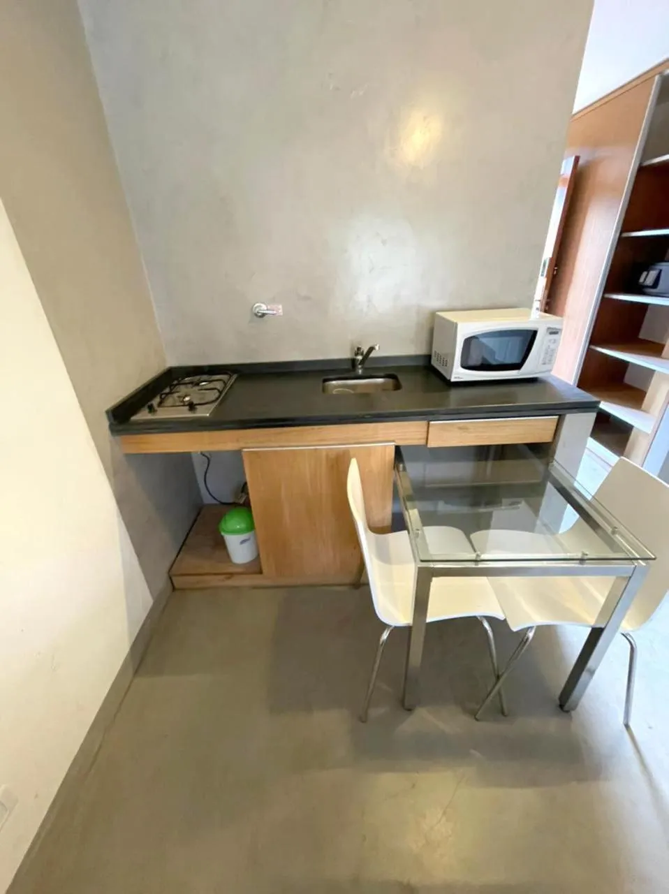 Dining area in Loft Catedral by Base 41