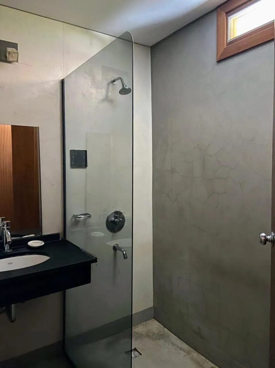 Bathroom in Loft Catedral by Base 41