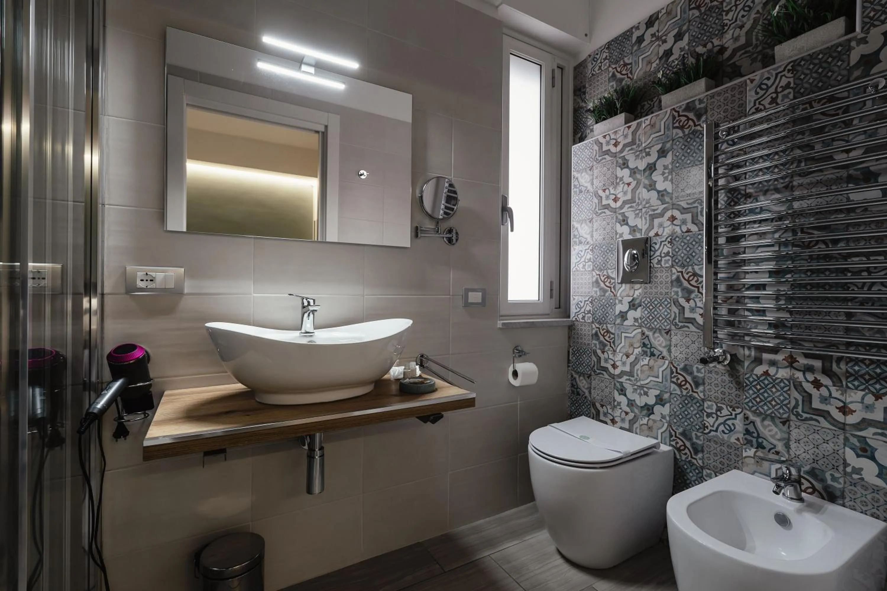 Shower in Zaro Suites B&B