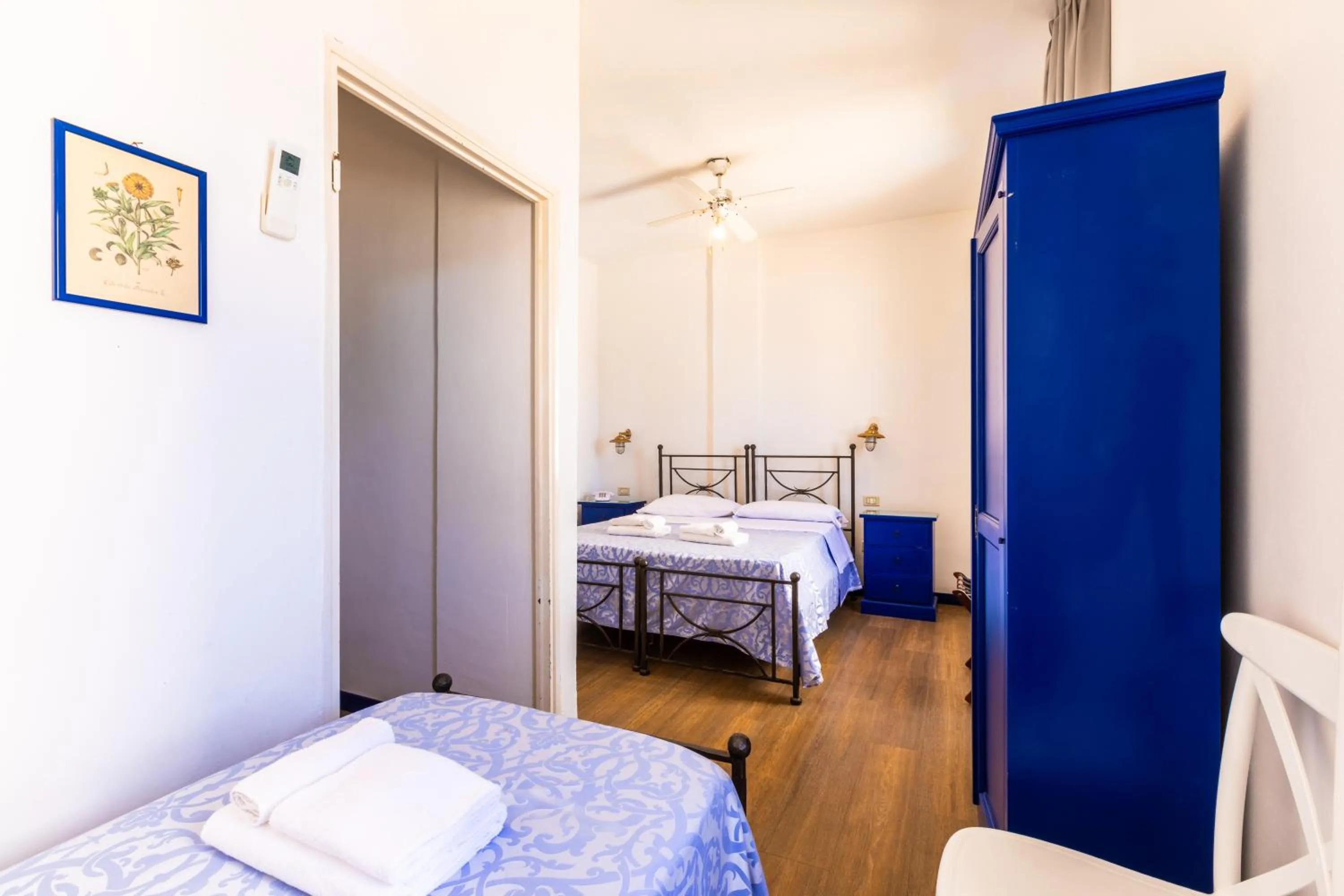 Photo of the whole room, Bed in Hotel Torre Dei Borboni