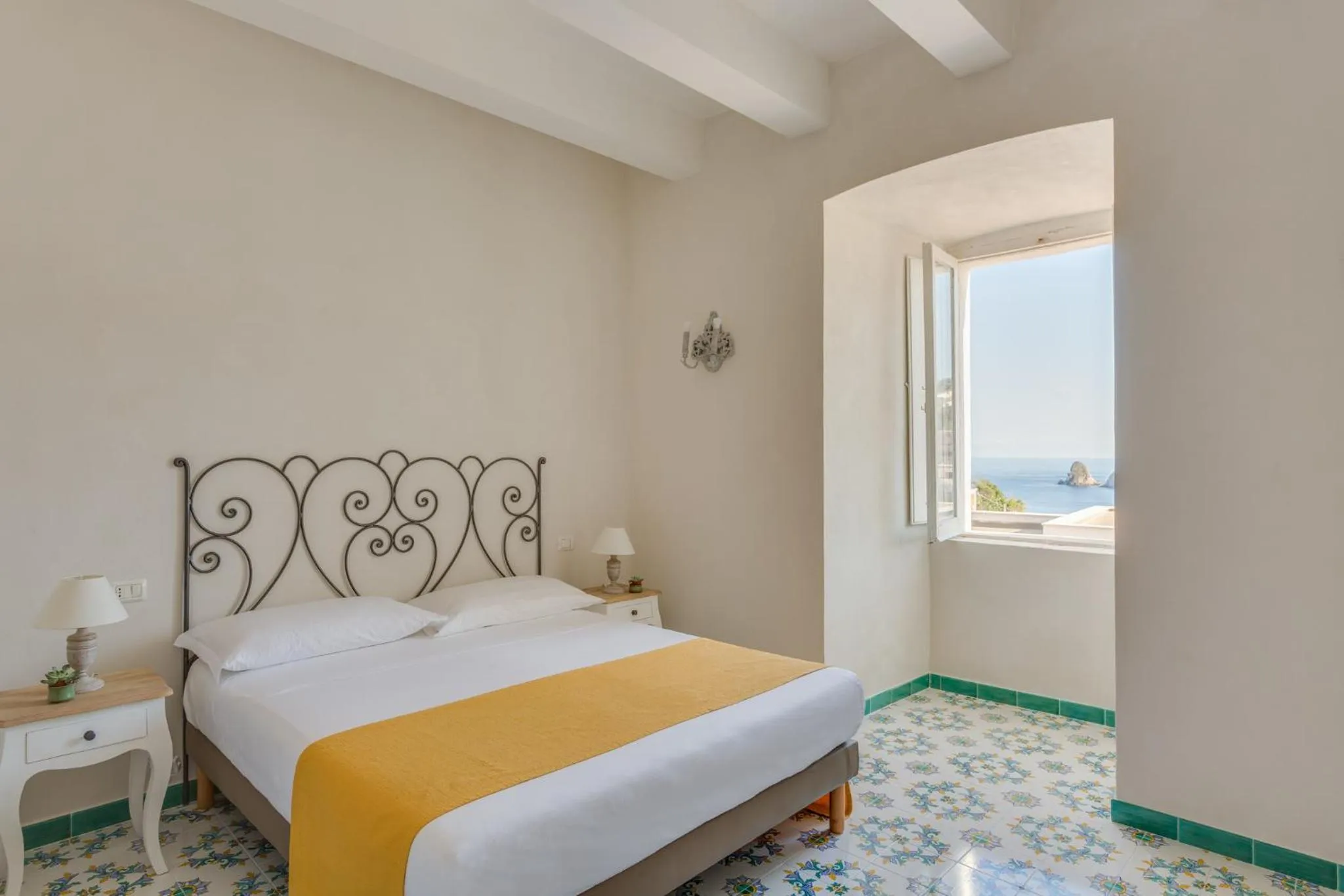 Photo of the whole room, Bed in Hotel Torre Dei Borboni