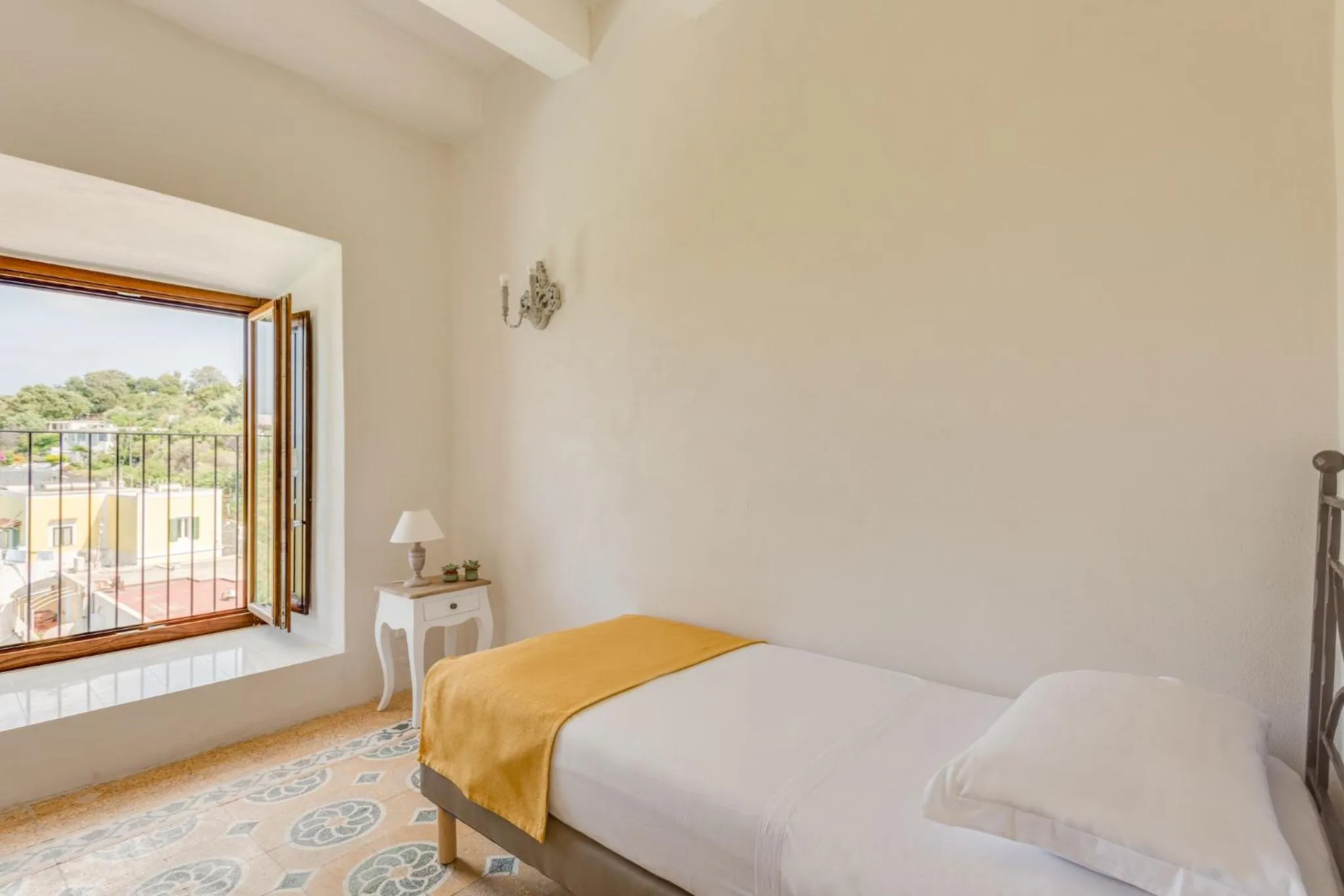 Bedroom, Bed in Hotel Torre Dei Borboni