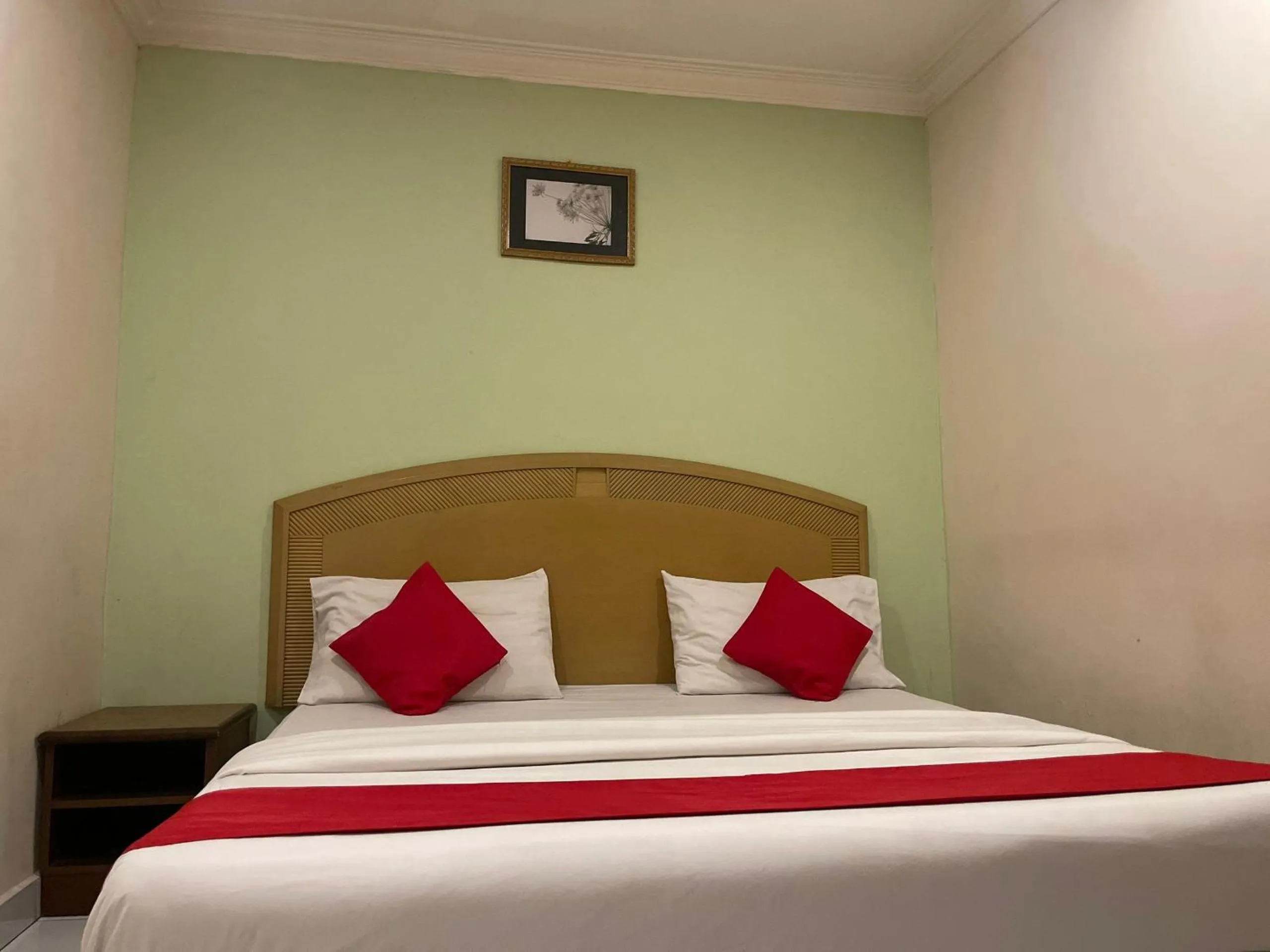 Bed in HOTEL SAHARA INN BATU CAVES