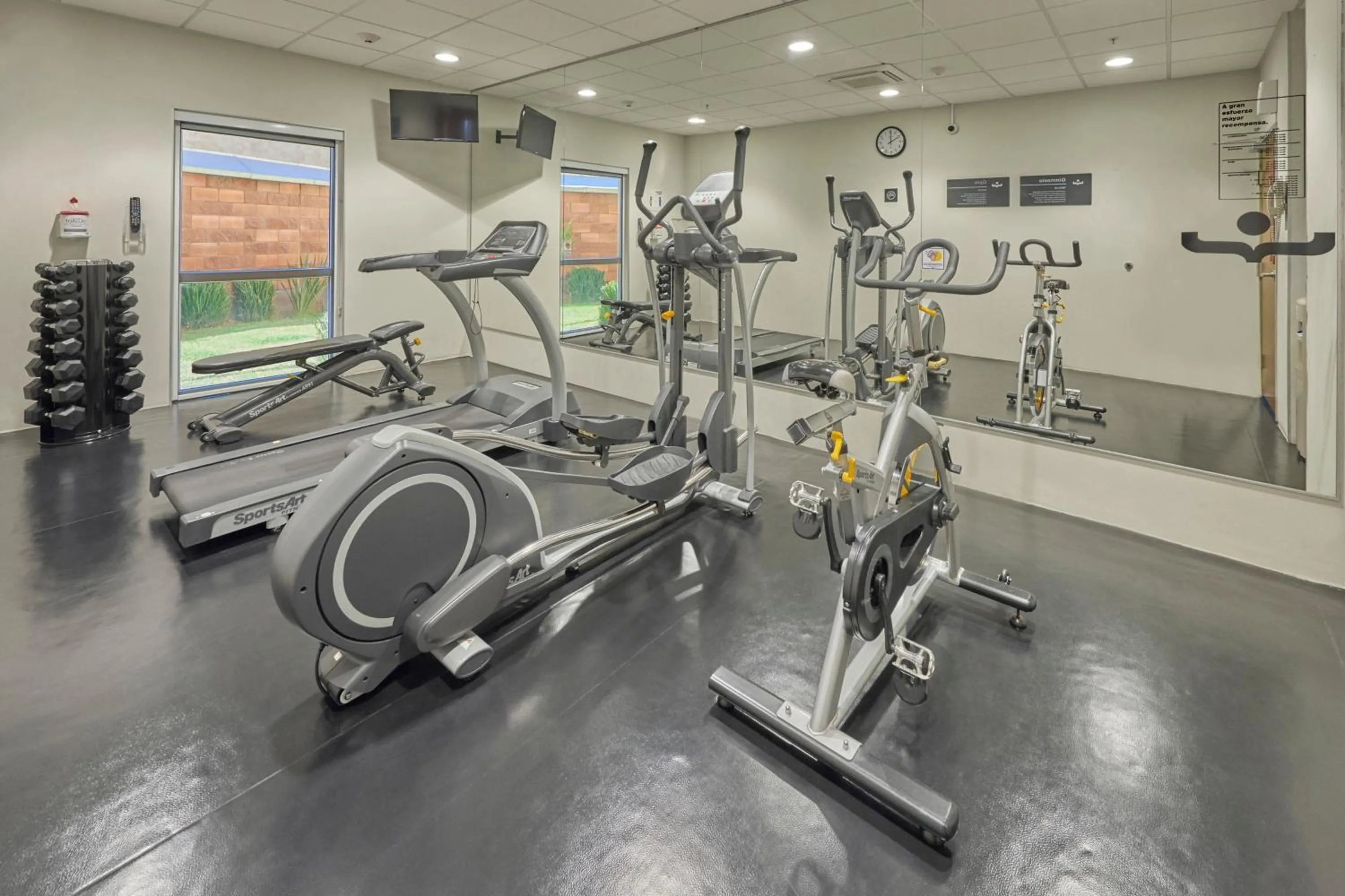 Fitness centre/facilities in City Express by Marriott Irapuato Norte
