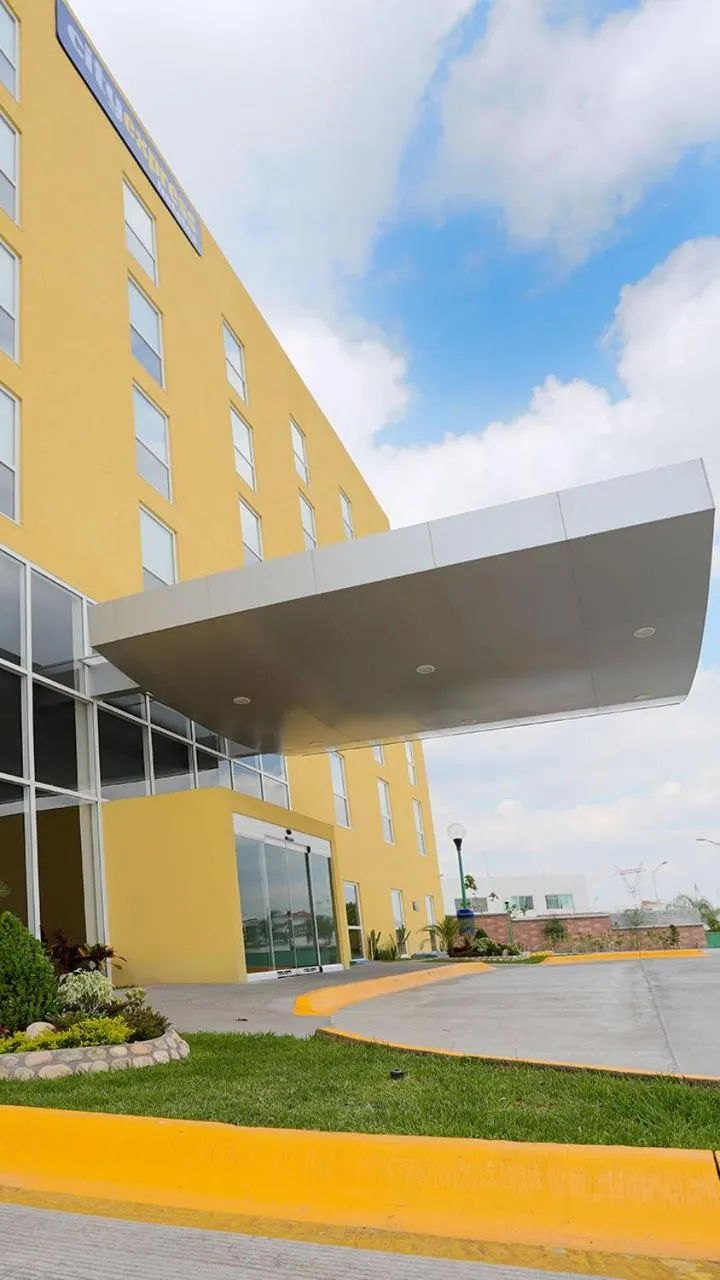 Garden in City Express by Marriott Irapuato Norte