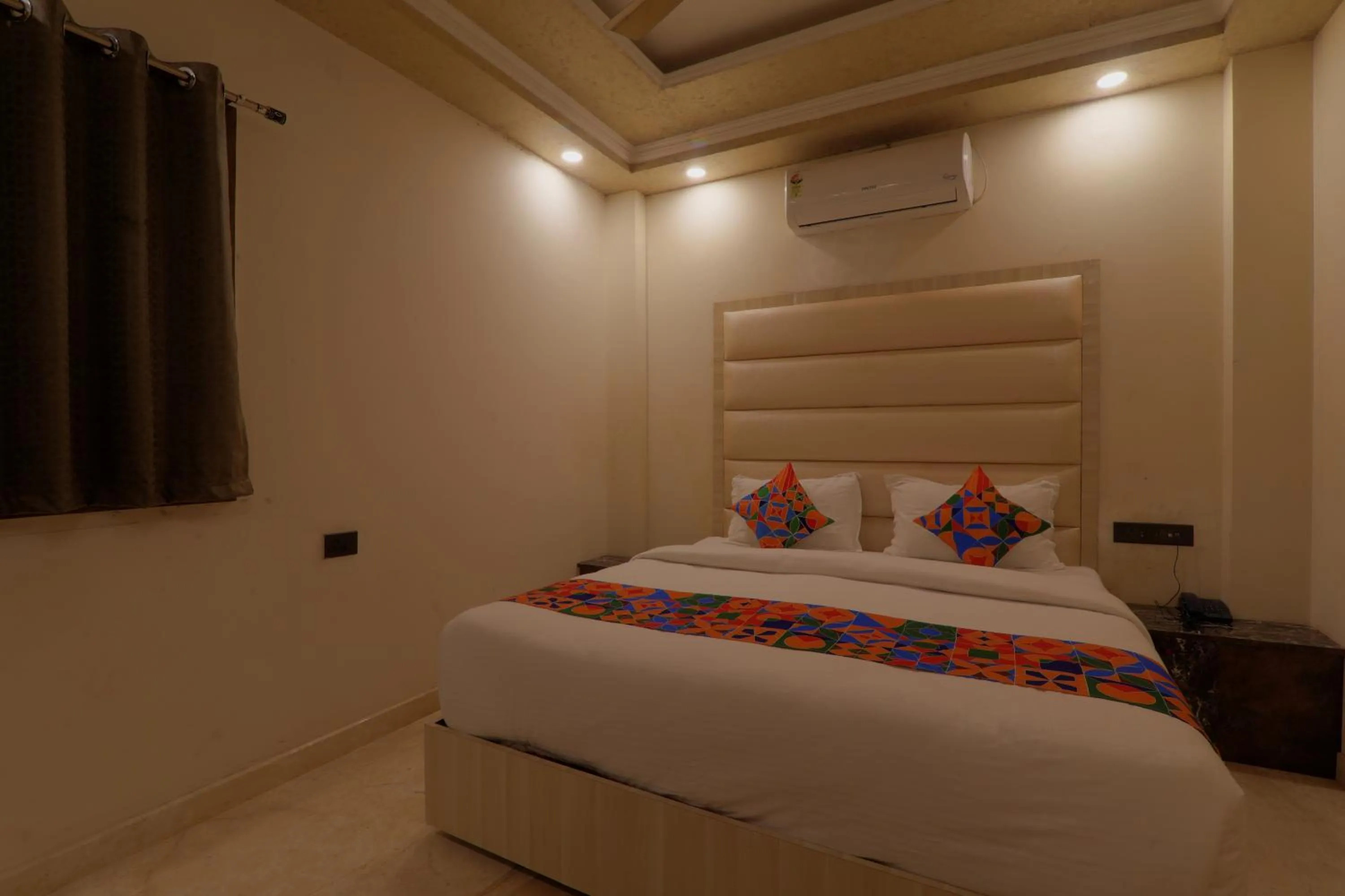 Bed in Shri Tirupati Residency