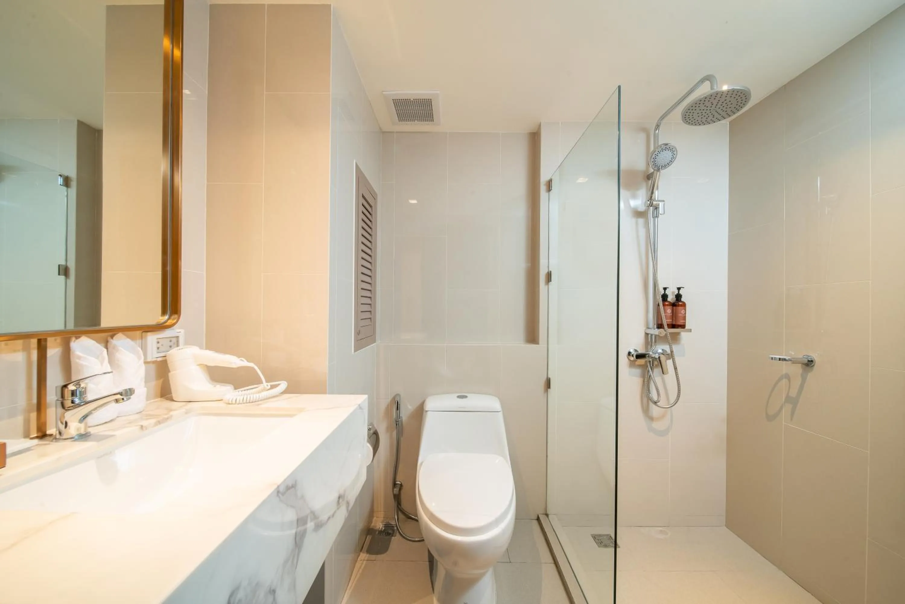 Shower in Away Bangkok Riverside Kene