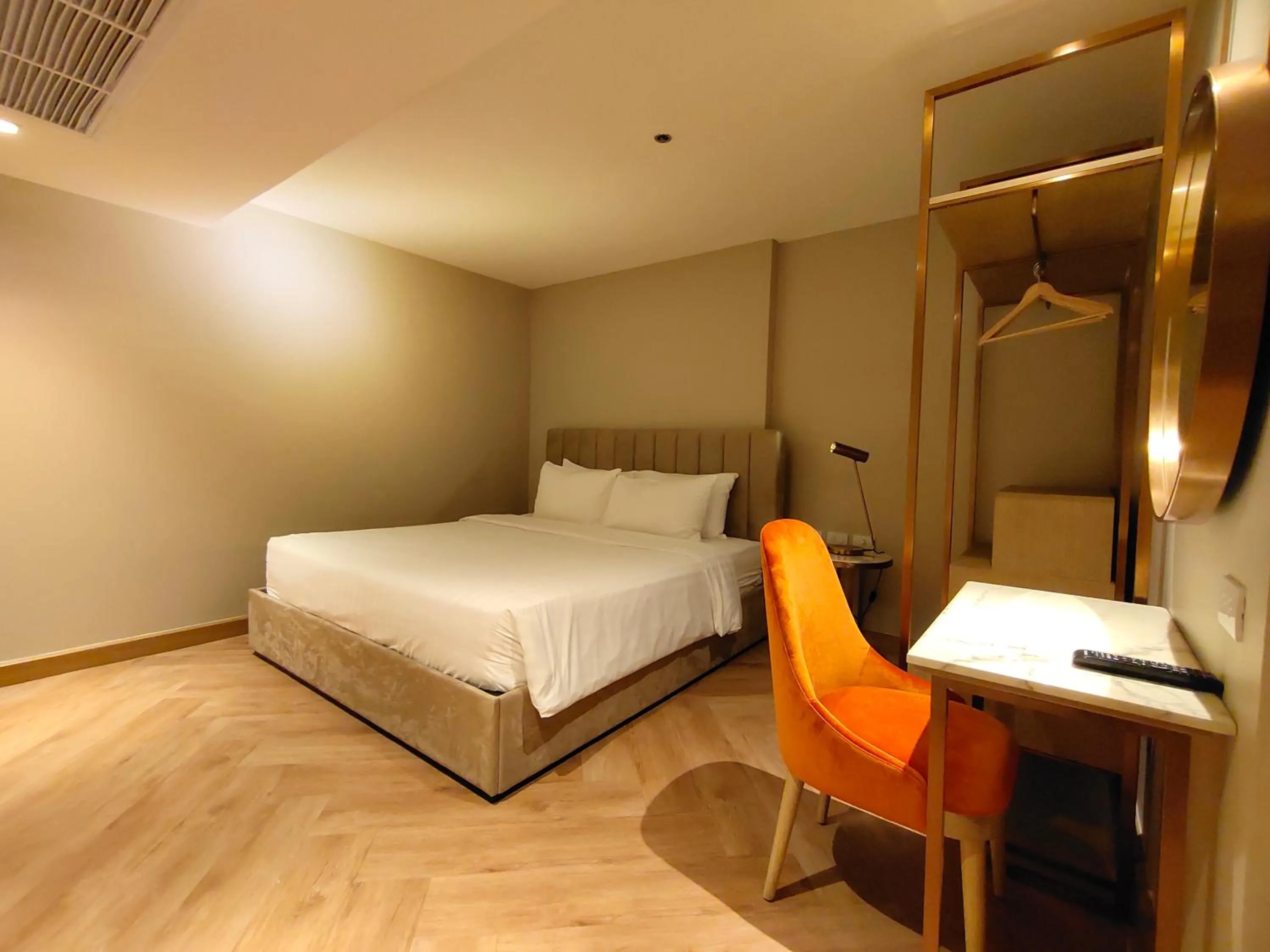 Bed in Away Bangkok Riverside Kene