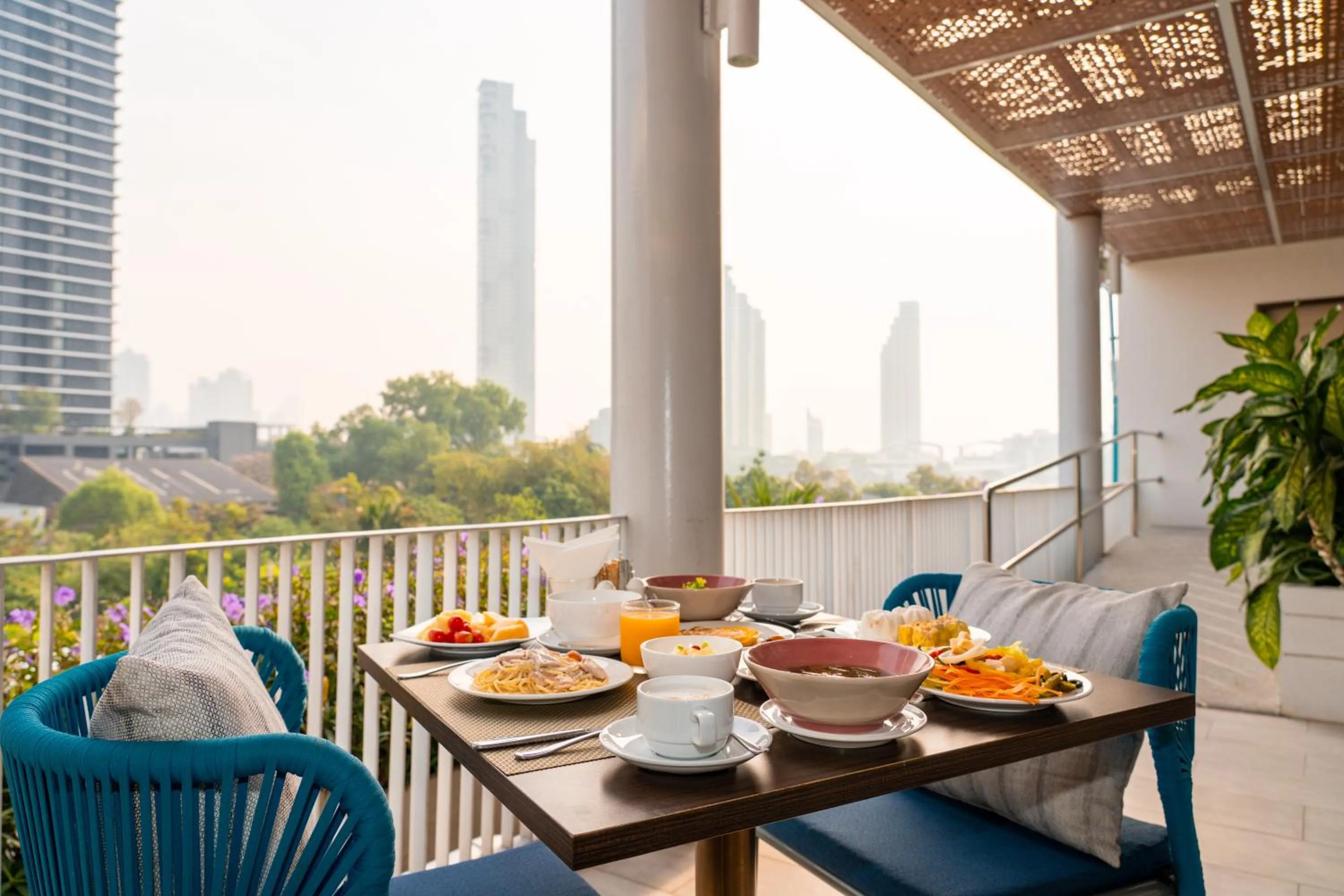 Restaurant/places to eat in Away Bangkok Riverside Kene