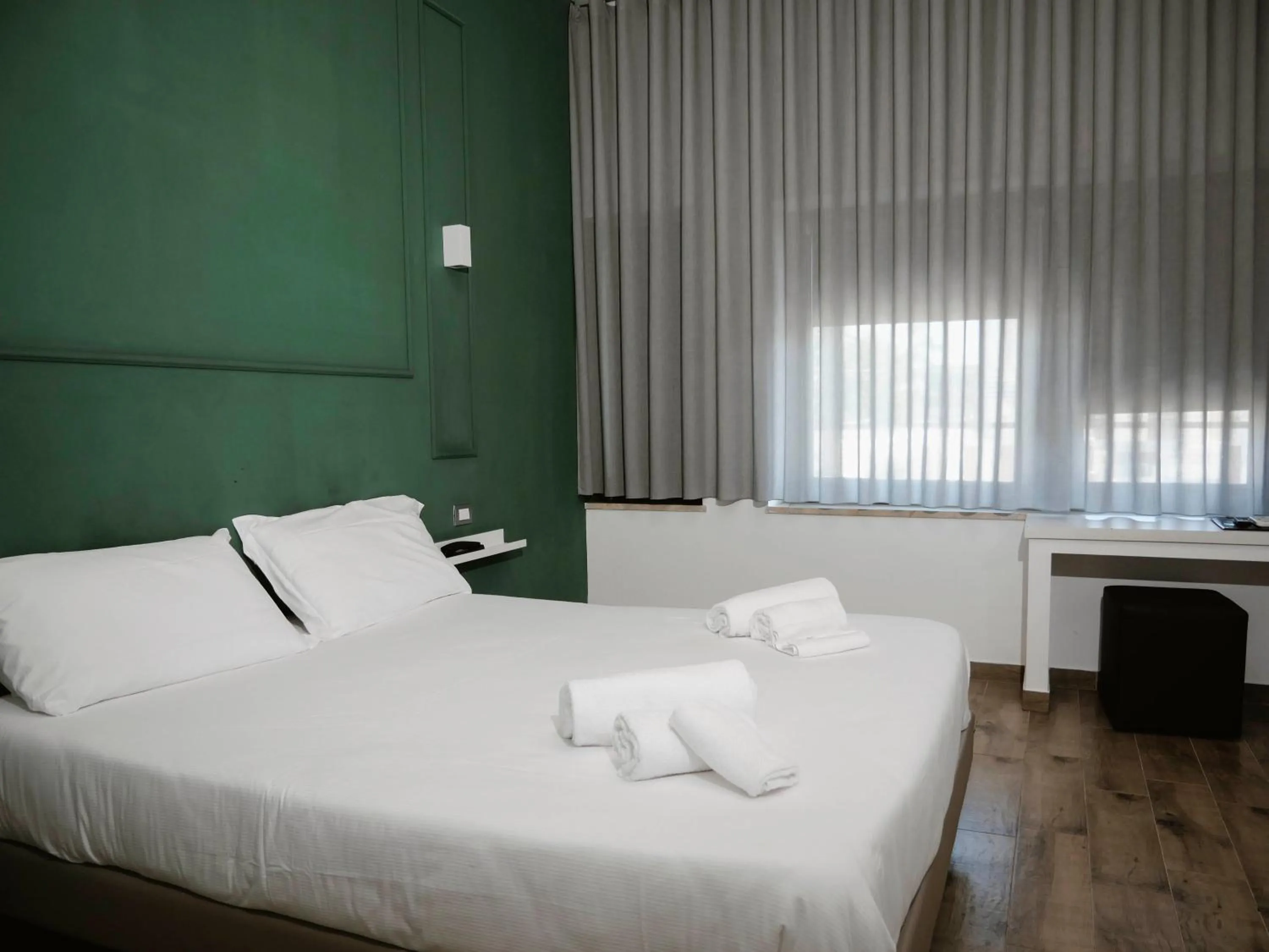 Bedroom, Bed in Millennium Gold Hotel