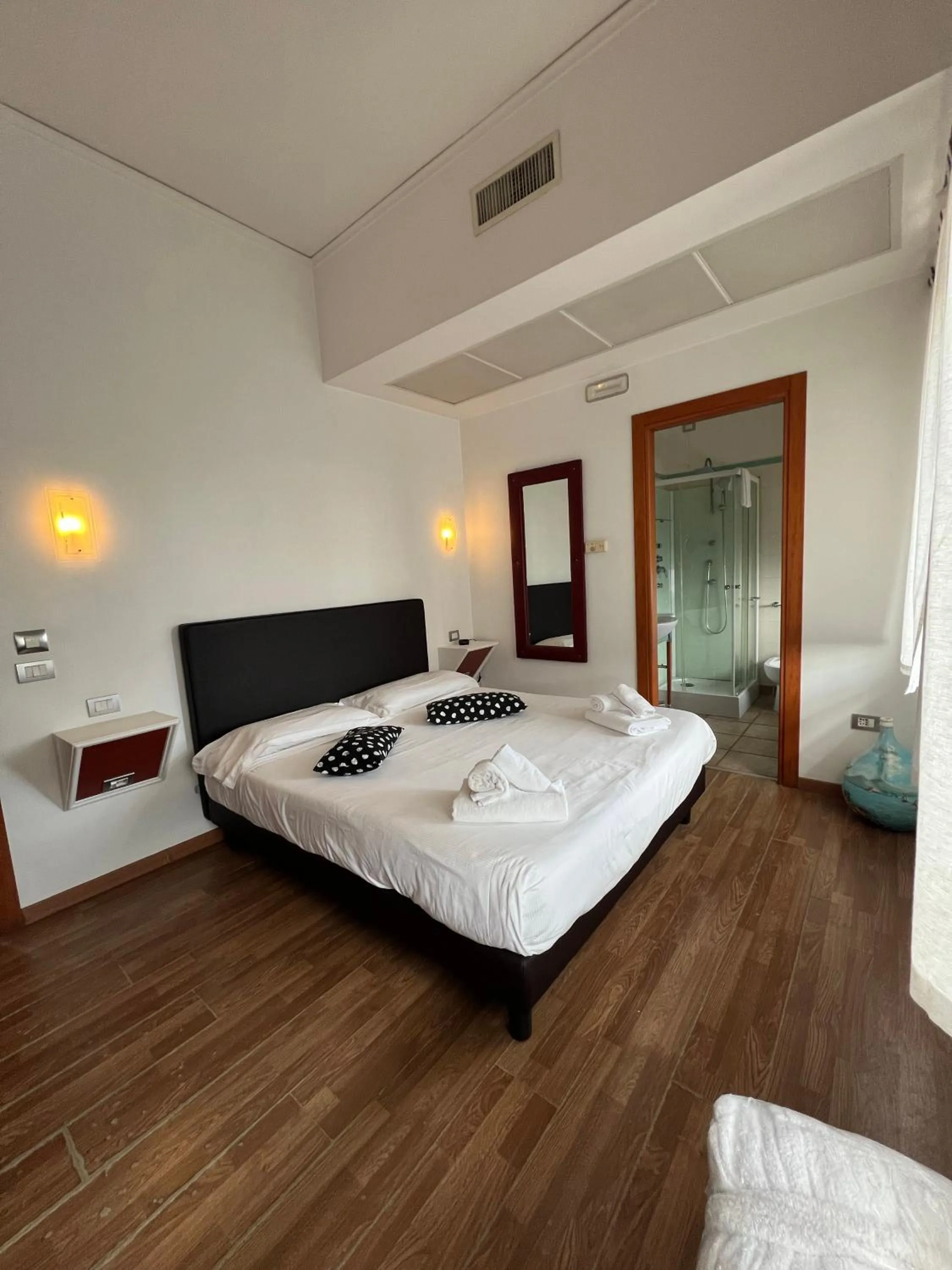 Bedroom, Bed in Millennium Gold Hotel