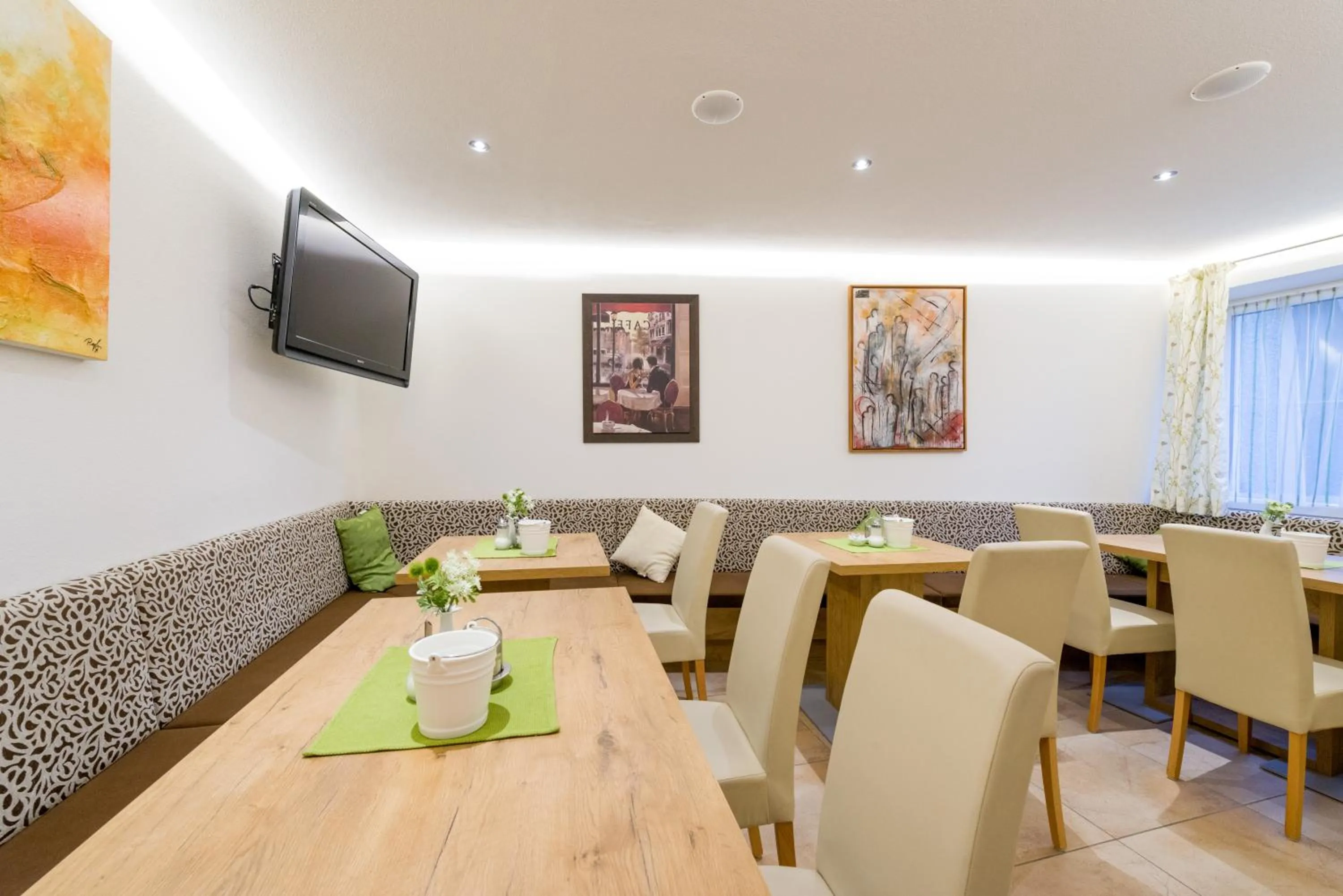 Buffet breakfast in Kirchenwirt Irrsdorf Familie Schinwald