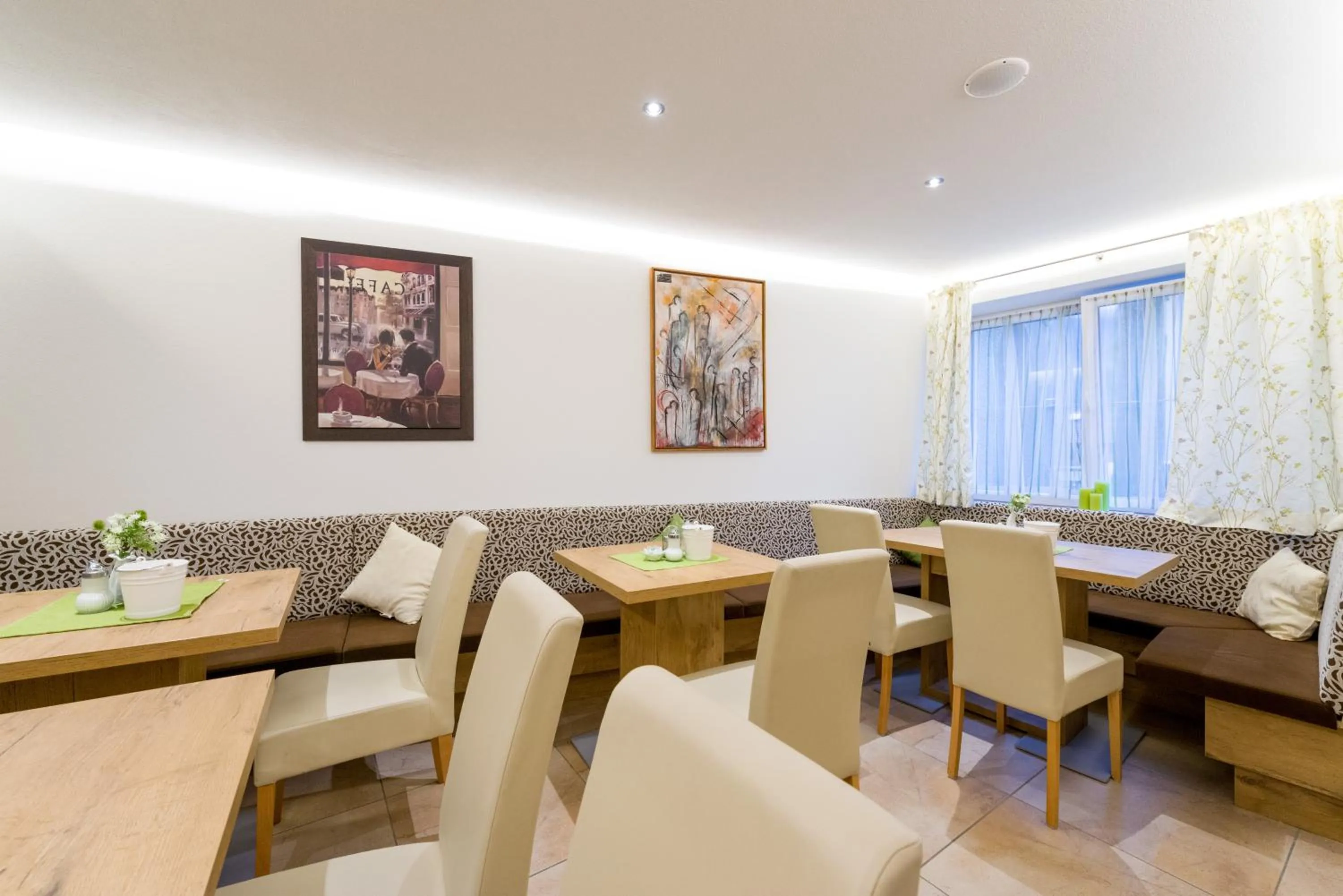 Buffet breakfast in Kirchenwirt Irrsdorf Familie Schinwald